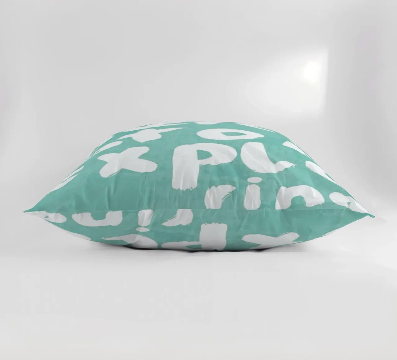 Never Stop Exploring cuscino da treechild