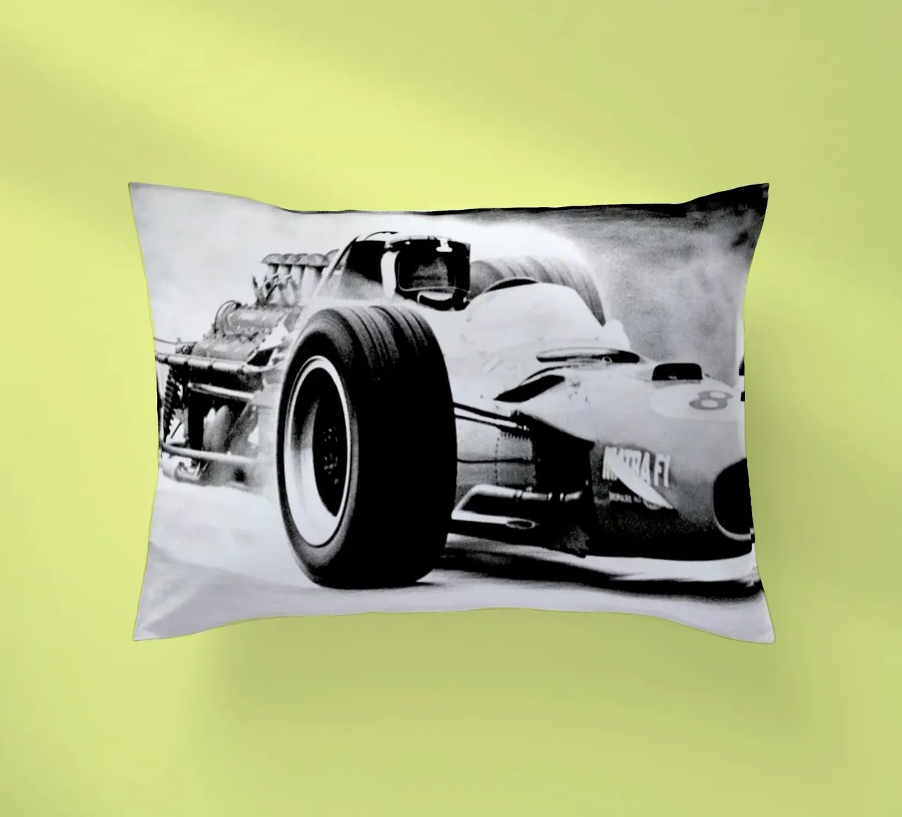Formula 1 cuscino da Gallery Print and Art Limited