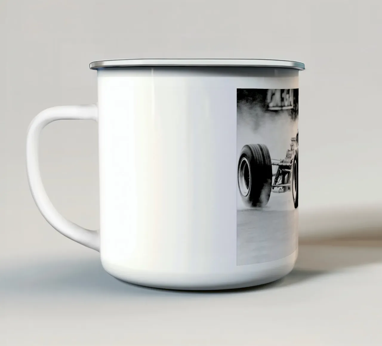Formula 1 tazza in smalto da Gallery Print and Art Limited