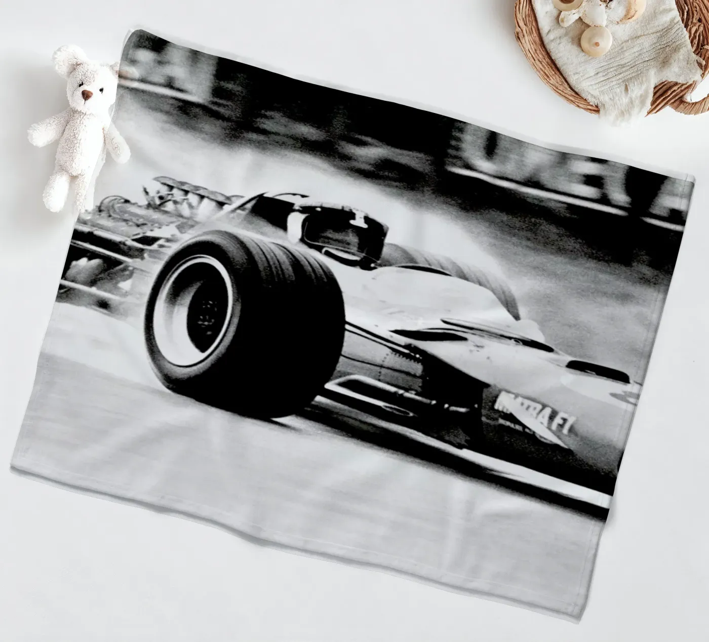 Formula 1 Fleecedecke von Vintage Photography Archive