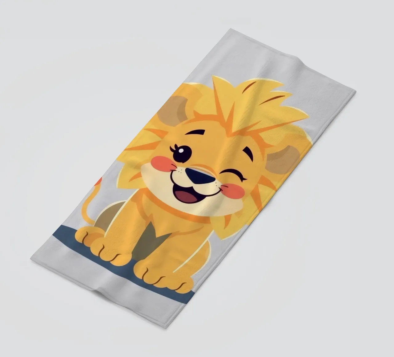 Simpatico leone dei cartoni animati con un'espressione giocosa e seduto telo mare da DesignDoodle