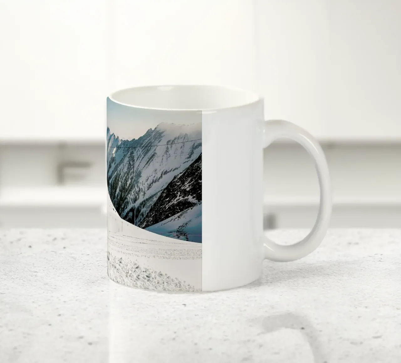Off for a Walk tazza in ceramica da Philipp Reinhard