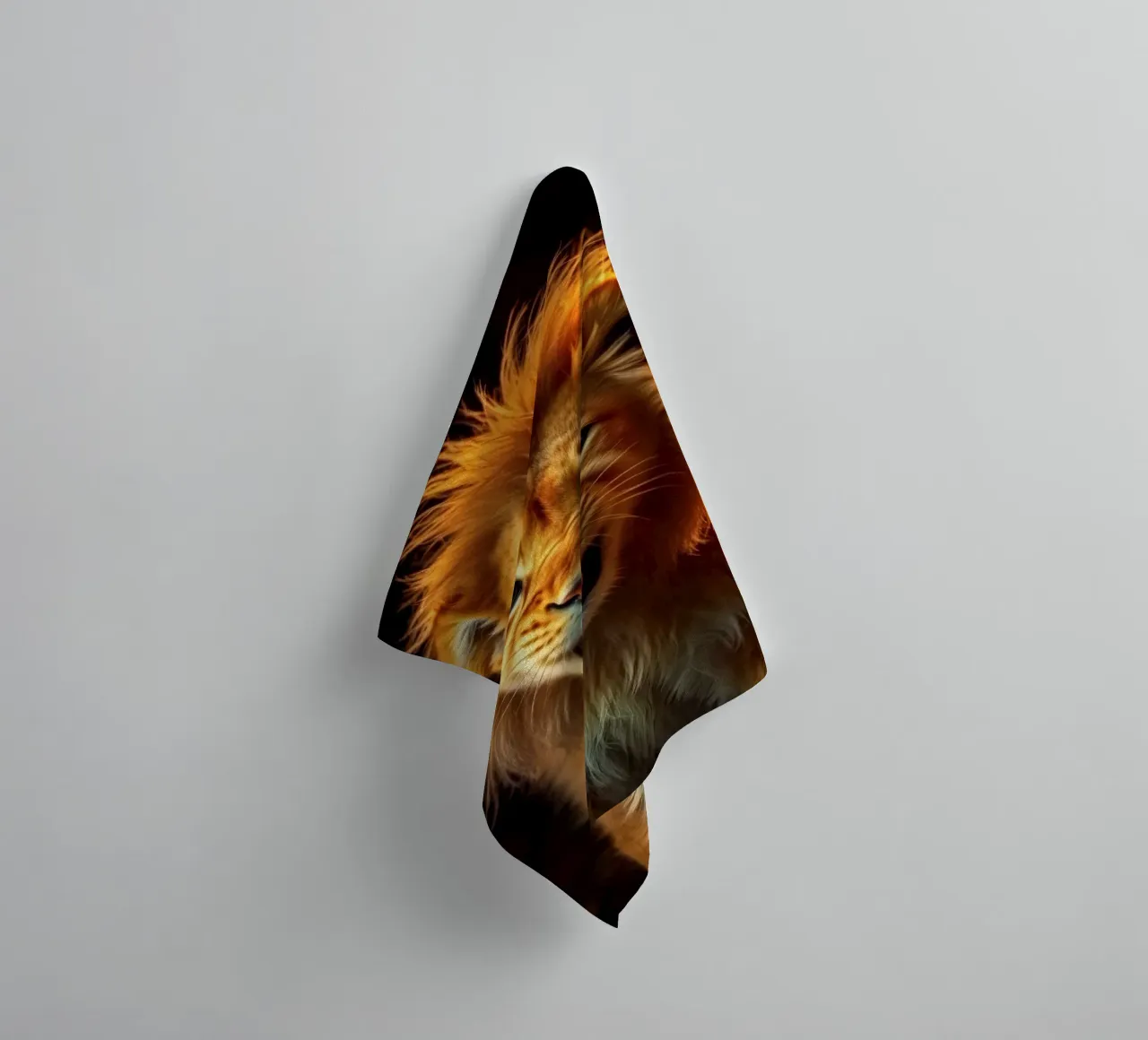 Jong leeuwenwelpje met levendige vacht en expressieve ogen vastgelegd badhanddoek van DesignDoodle