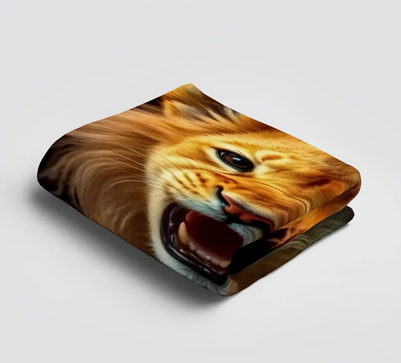 Jong leeuwenwelpje met levendige vacht en expressieve ogen vastgelegd badhanddoek van DesignDoodle