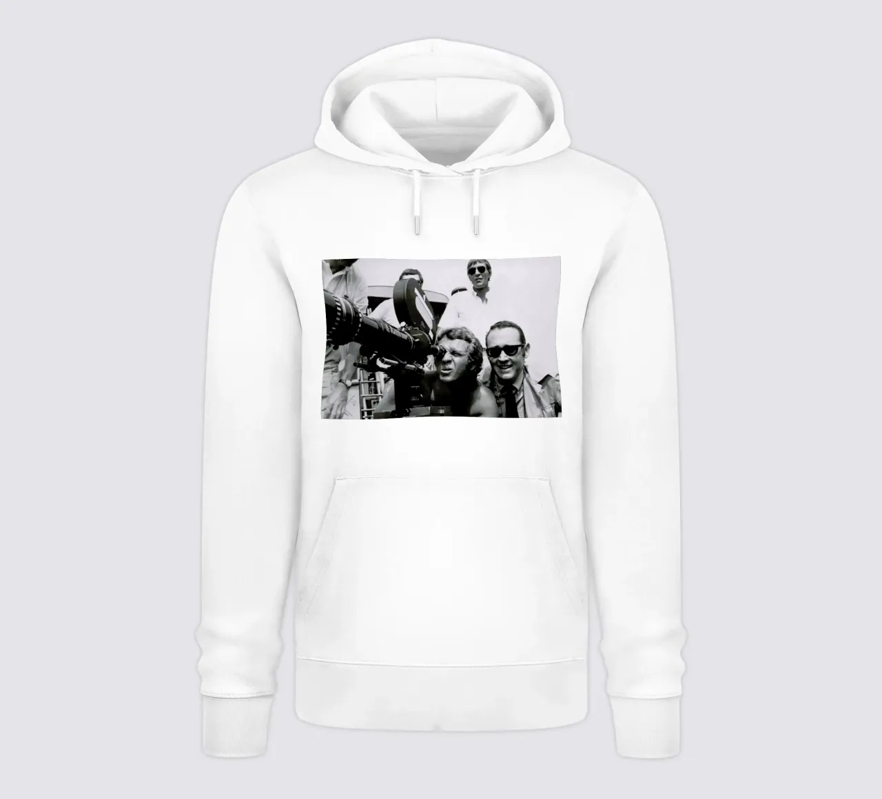 Steve McQueen behind the Camera Hoodie von Gallery Print and Art Limited