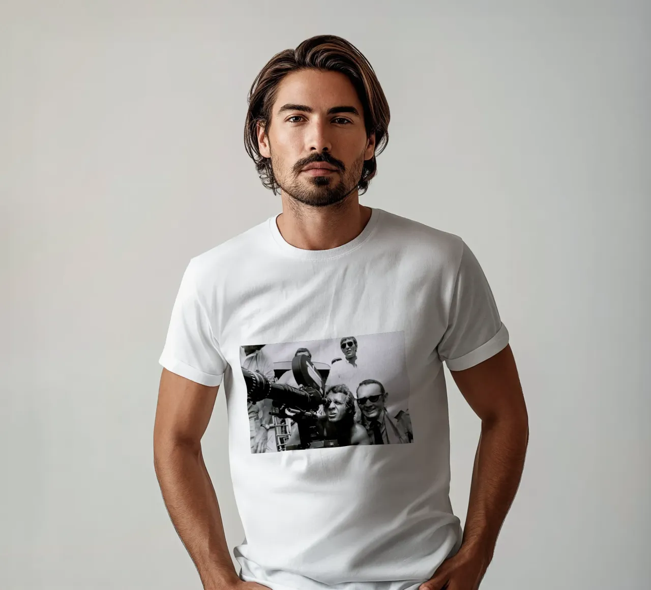 Steve McQueen behind the Camera t-shirt da Gallery Print and Art Limited