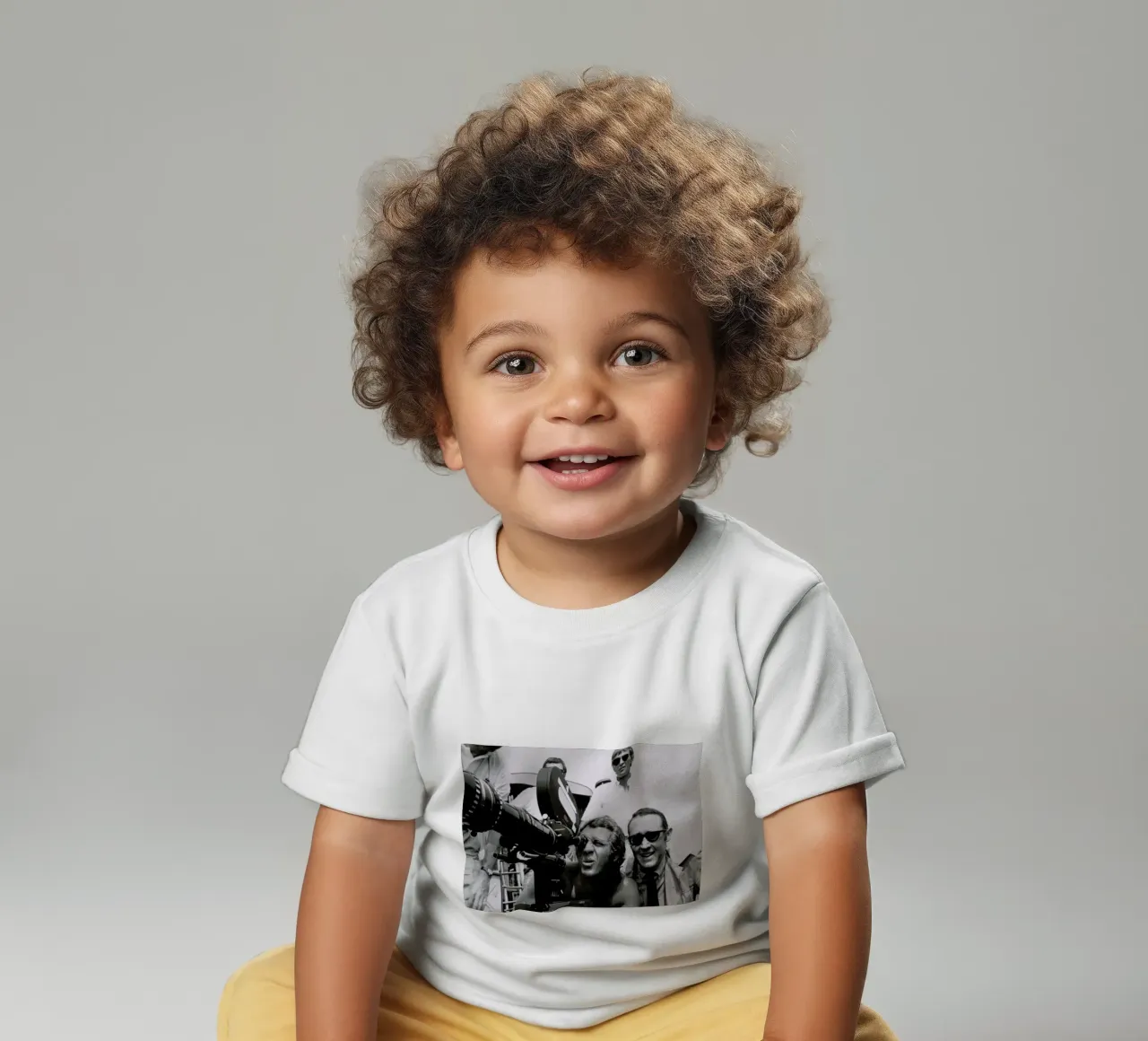 Steve McQueen behind the Camera camiseta de bebé de Gallery Print and Art Limited