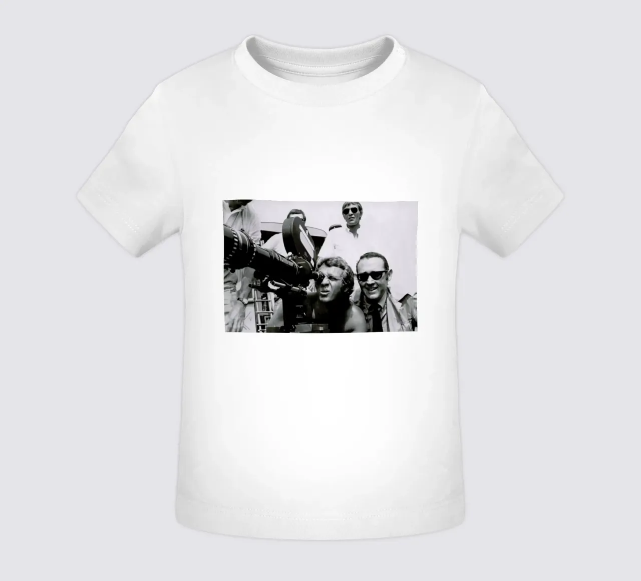 Steve McQueen behind the Camera camiseta de bebé de Gallery Print and Art Limited