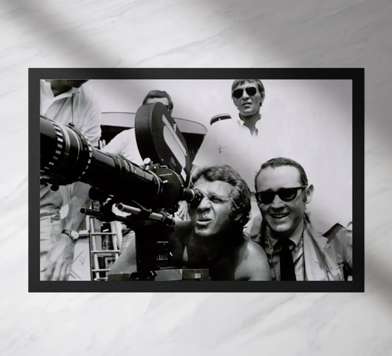 Steve McQueen behind the Camera Fußmatte von Gallery Print and Art Limited