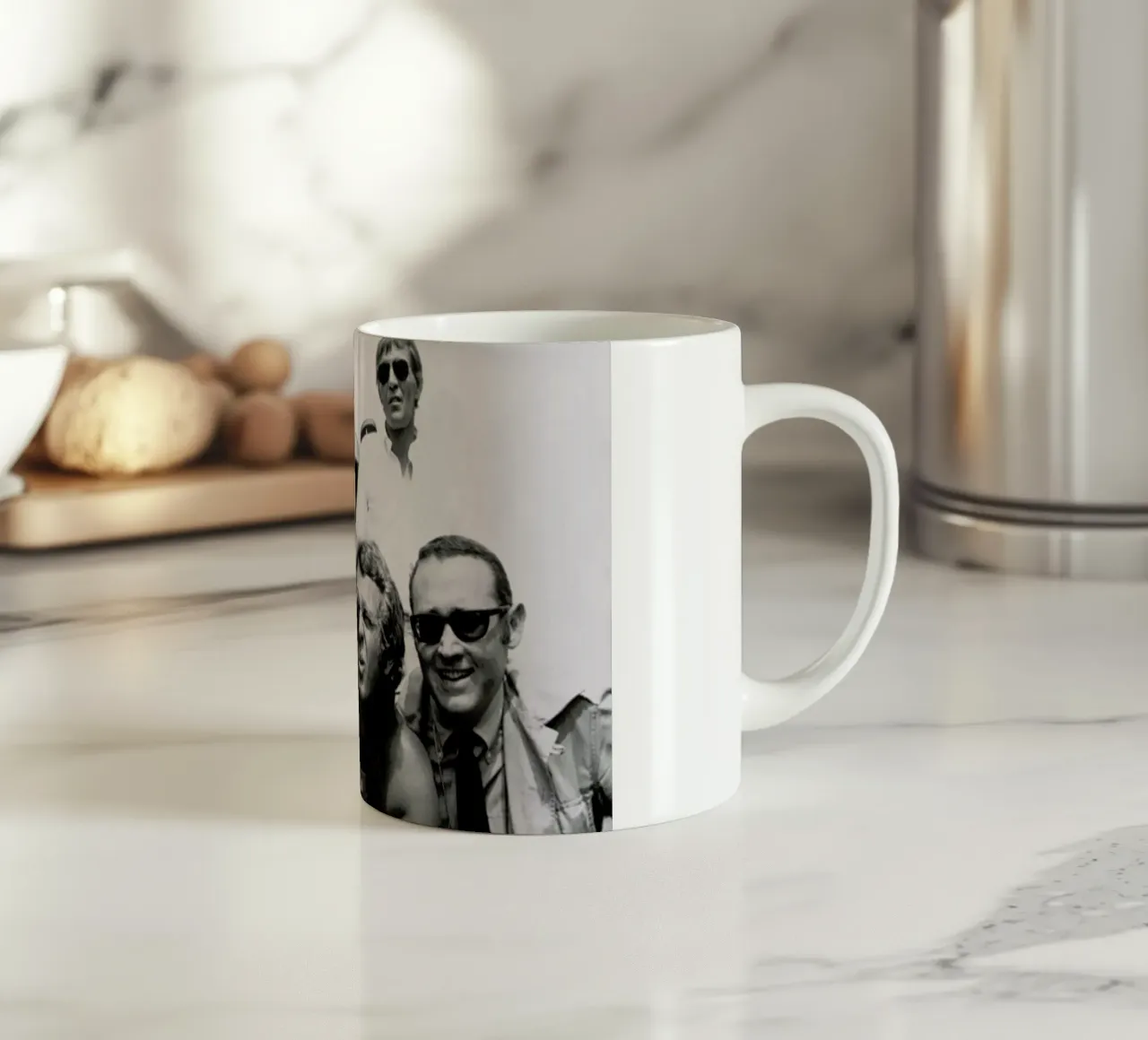 Steve McQueen behind the Camera taza de cerámica de Gallery Print and Art Limited