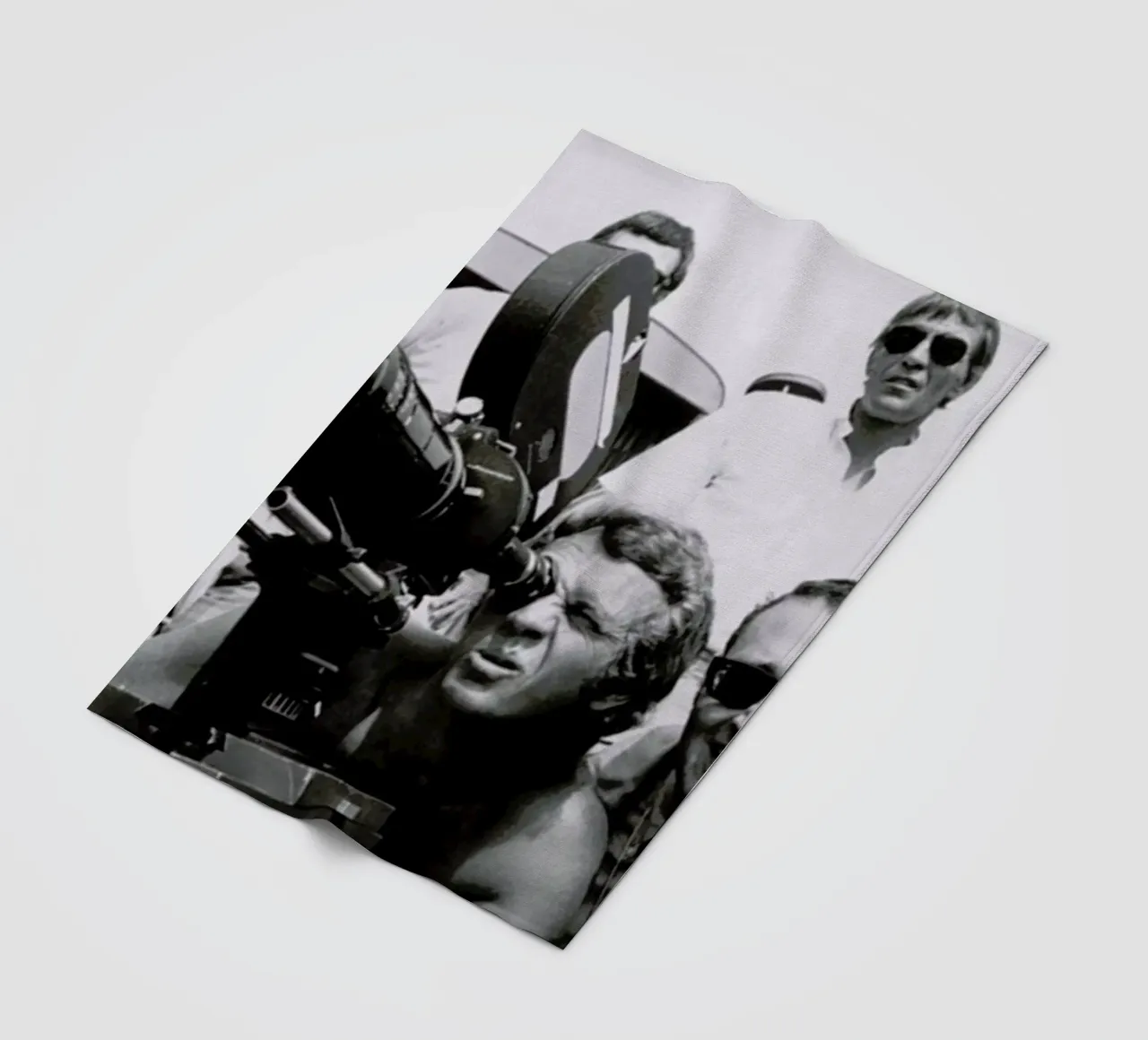 Steve McQueen behind the Camera coperta in pile da Gallery Print and Art Limited
