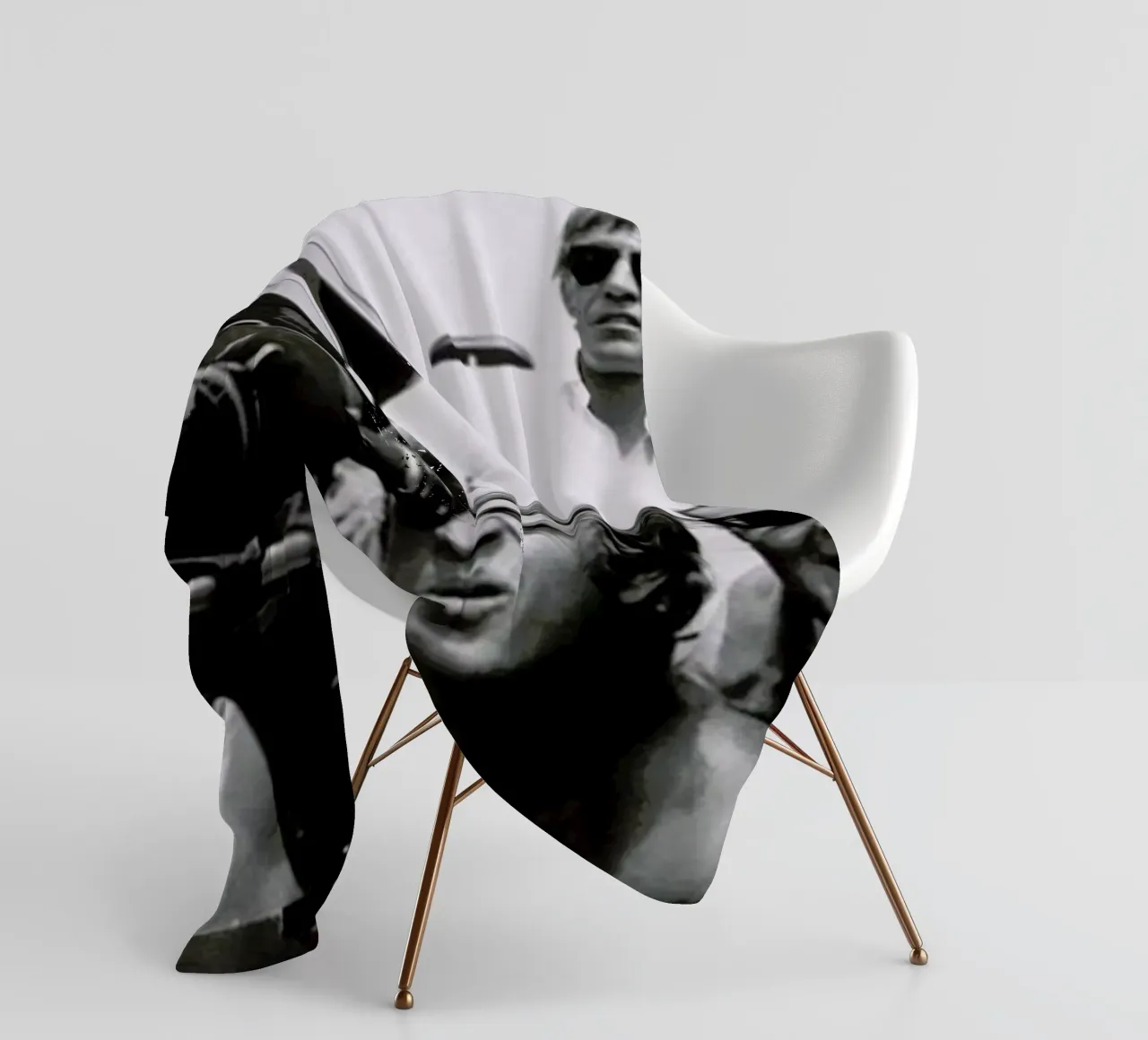 Steve McQueen behind the Camera coperta in pile da Gallery Print and Art Limited