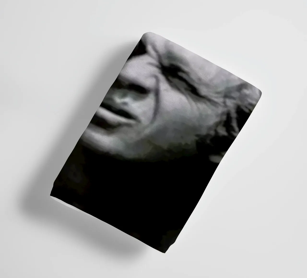 Steve McQueen behind the Camera asciugamano da bagno da Gallery Print and Art Limited