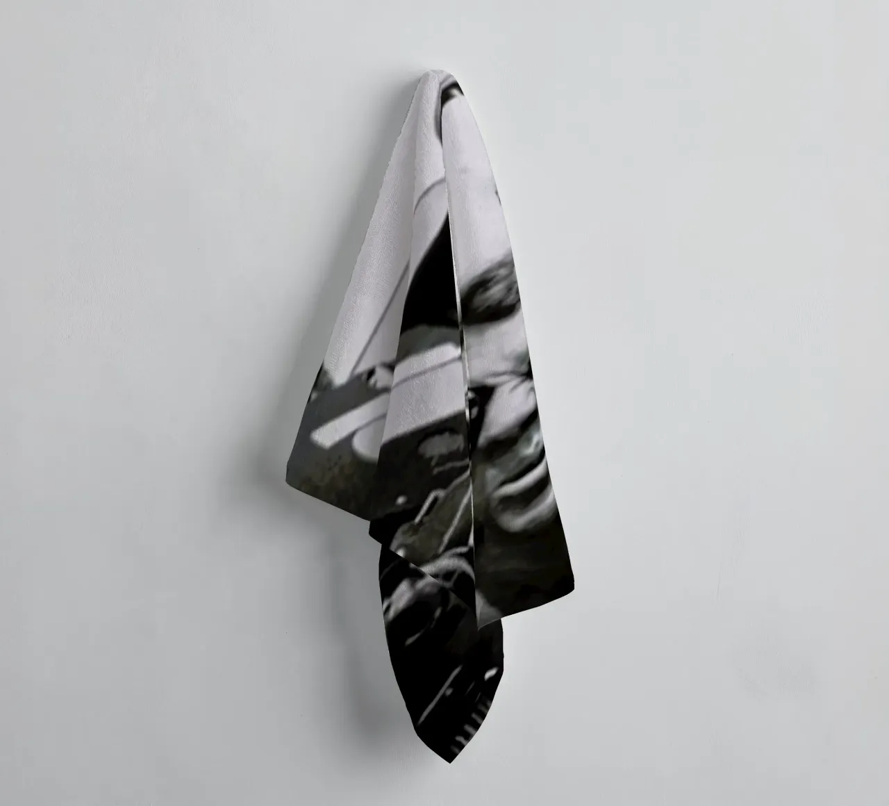 Steve McQueen behind the Camera asciugamano da bagno da Gallery Print and Art Limited