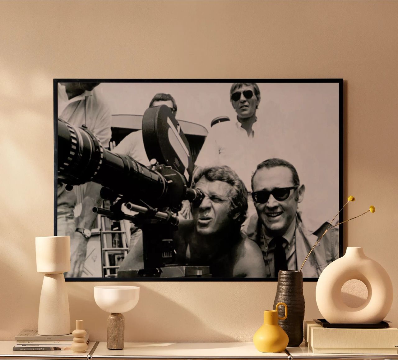 Steve McQueen behind the Camera Poster von Gallery Print and Art Limited