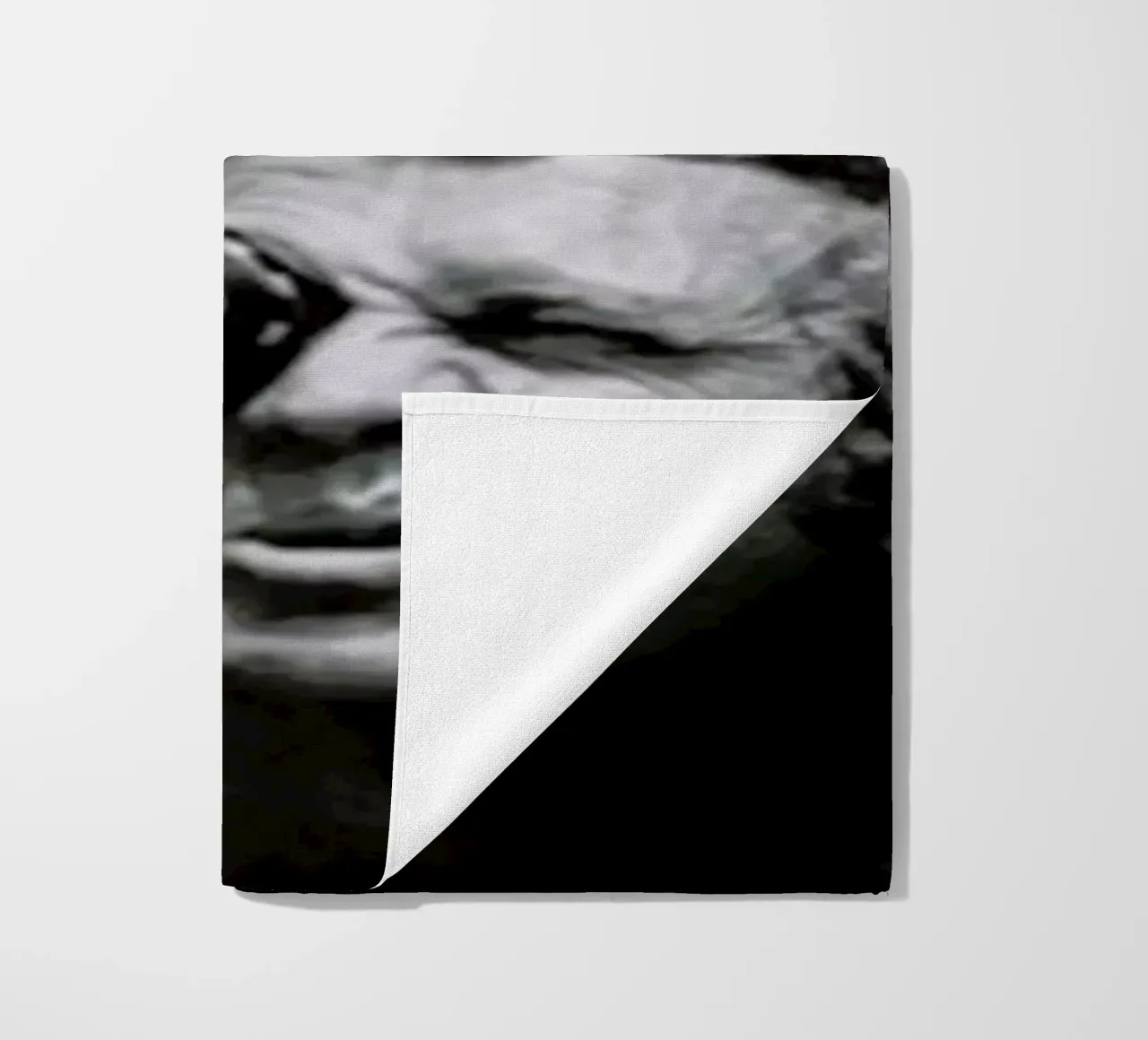 Steve McQueen behind the Camera Strandtuch von Gallery Print and Art Limited