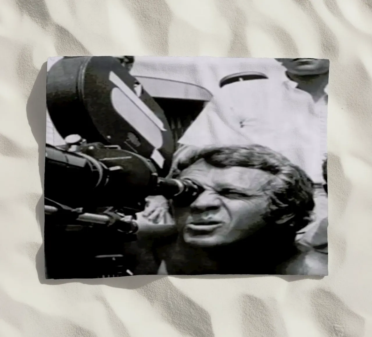 Steve McQueen behind the Camera telo mare da Gallery Print and Art Limited