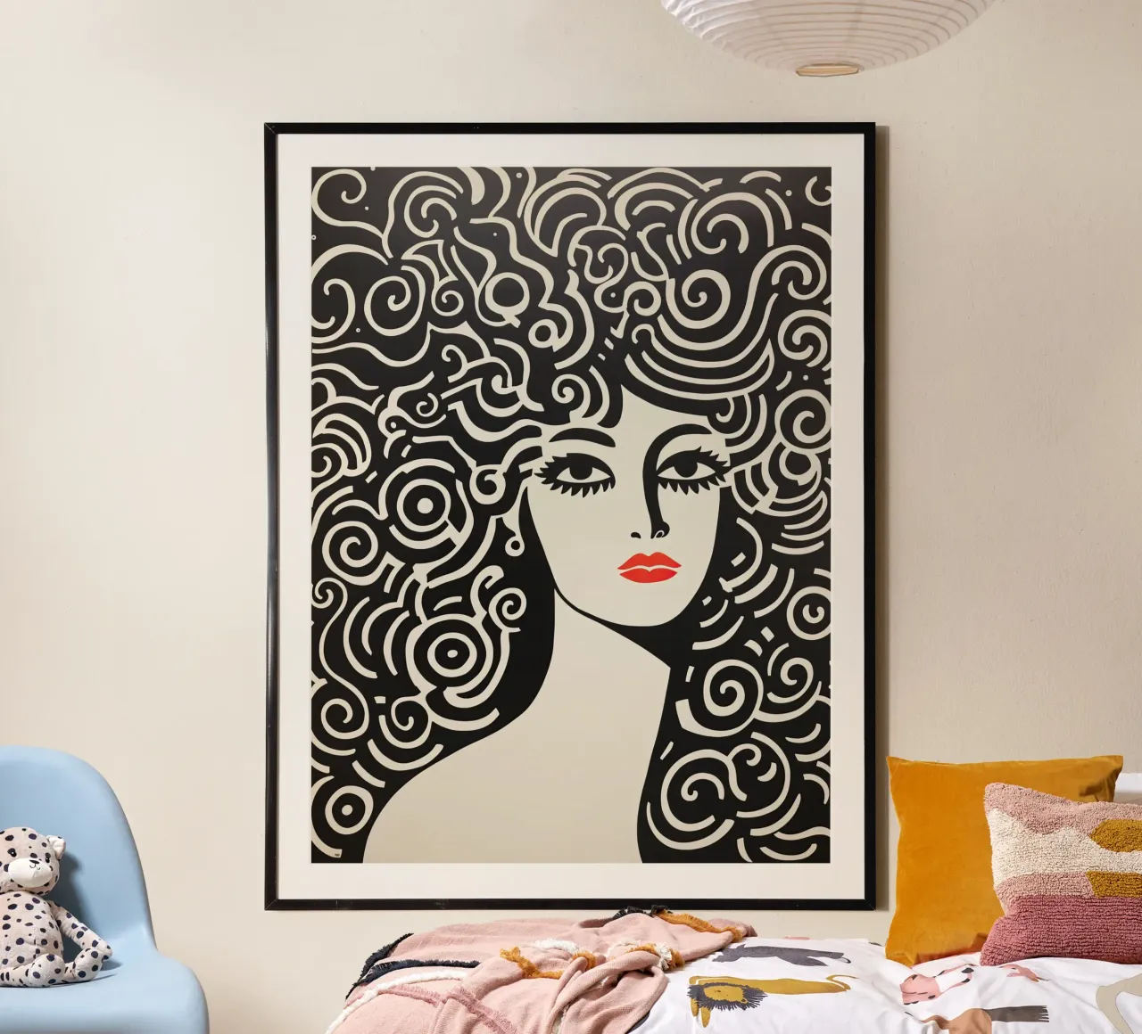 Vrouw met veel zwarte krullen | Kunstdruk poster met kunststof frame van Autofocus