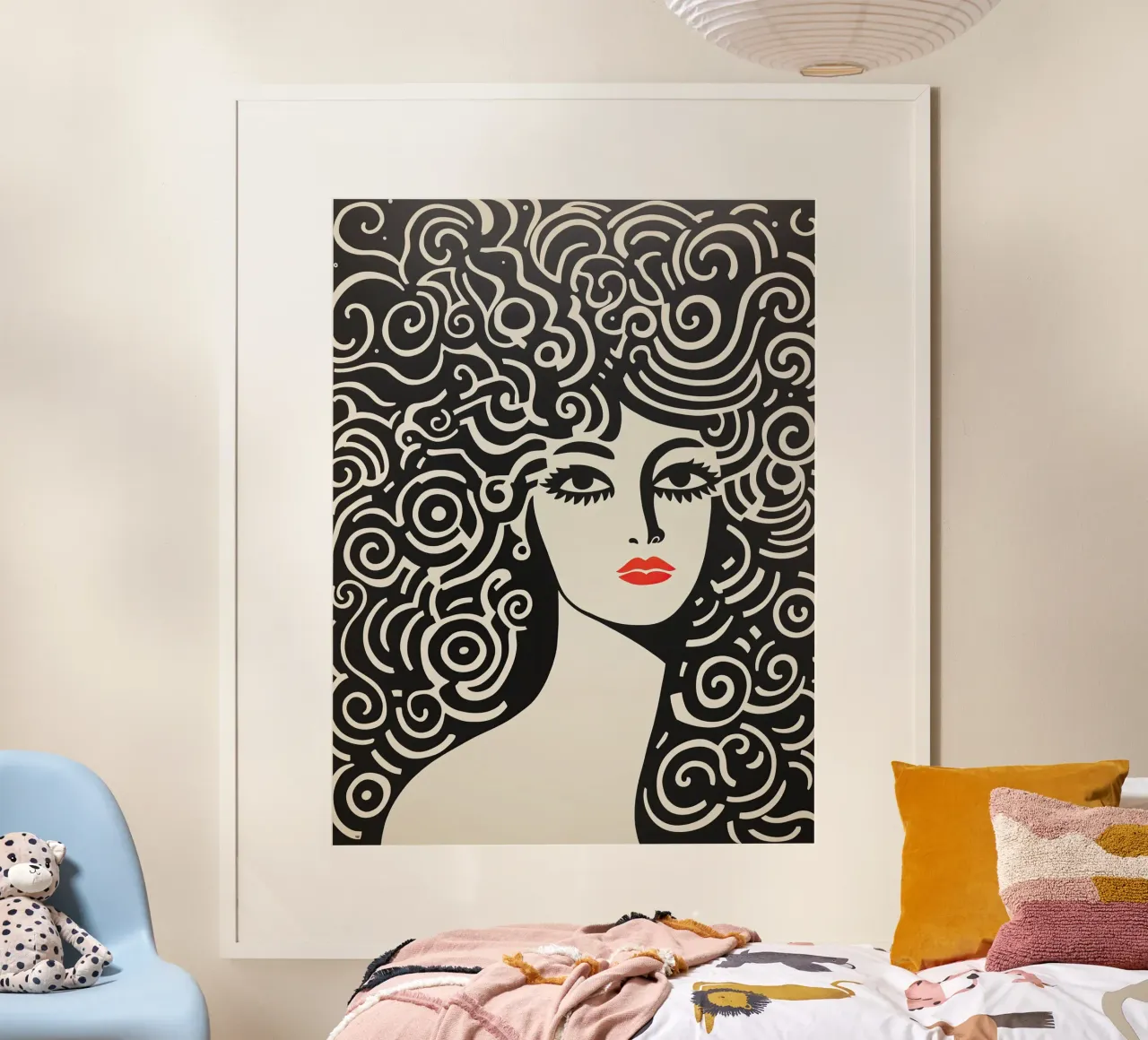 Vrouw met veel zwarte krullen | Kunstdruk poster met kunststof frame van Autofocus