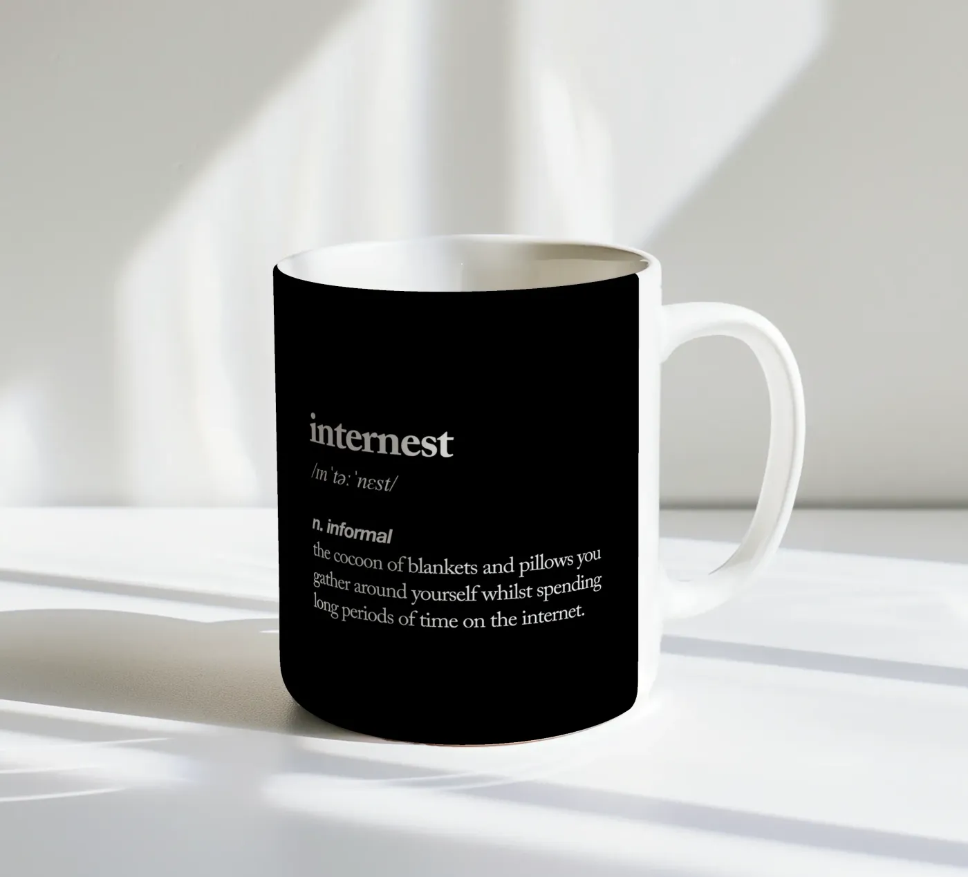 Internest tazza in ceramica da THE MOTIVATED TYPE