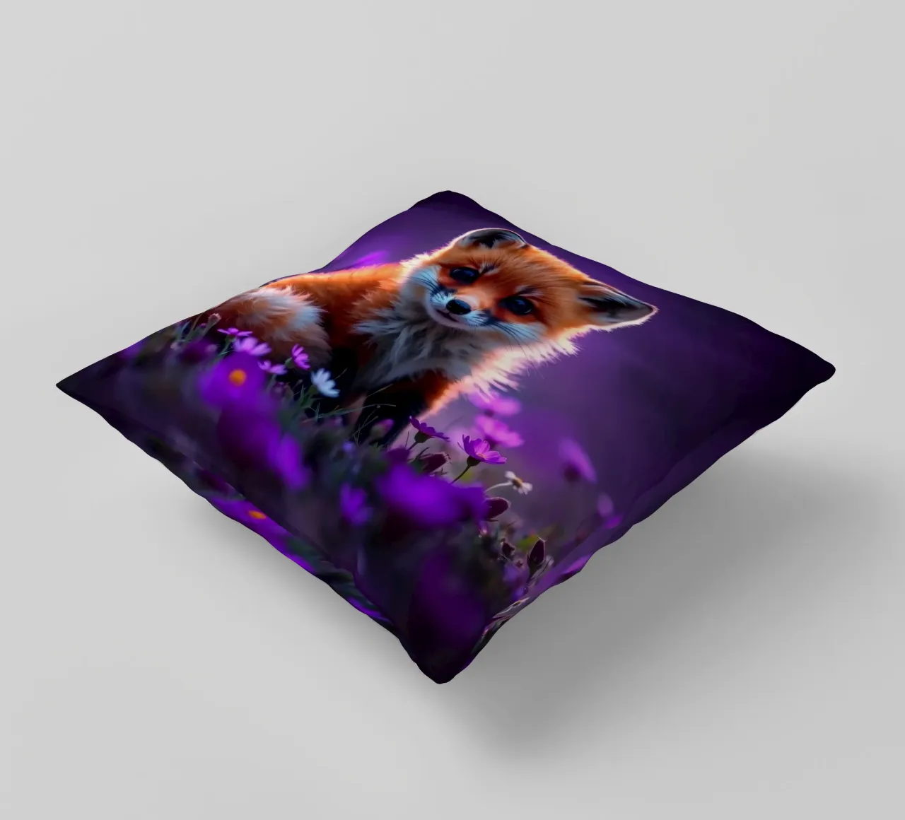 Precioso zorro rojo rodeado de flores moradas cojín de DesignDoodle