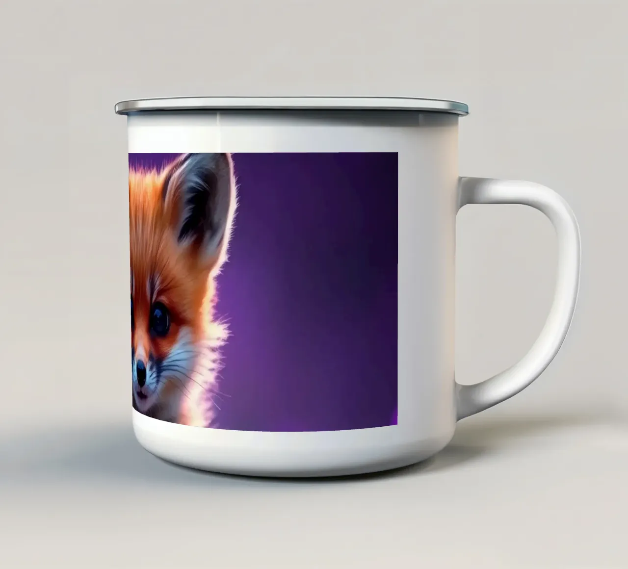 Una bella volpe rossa circondata da fiori viola tazza in smalto da DesignDoodle