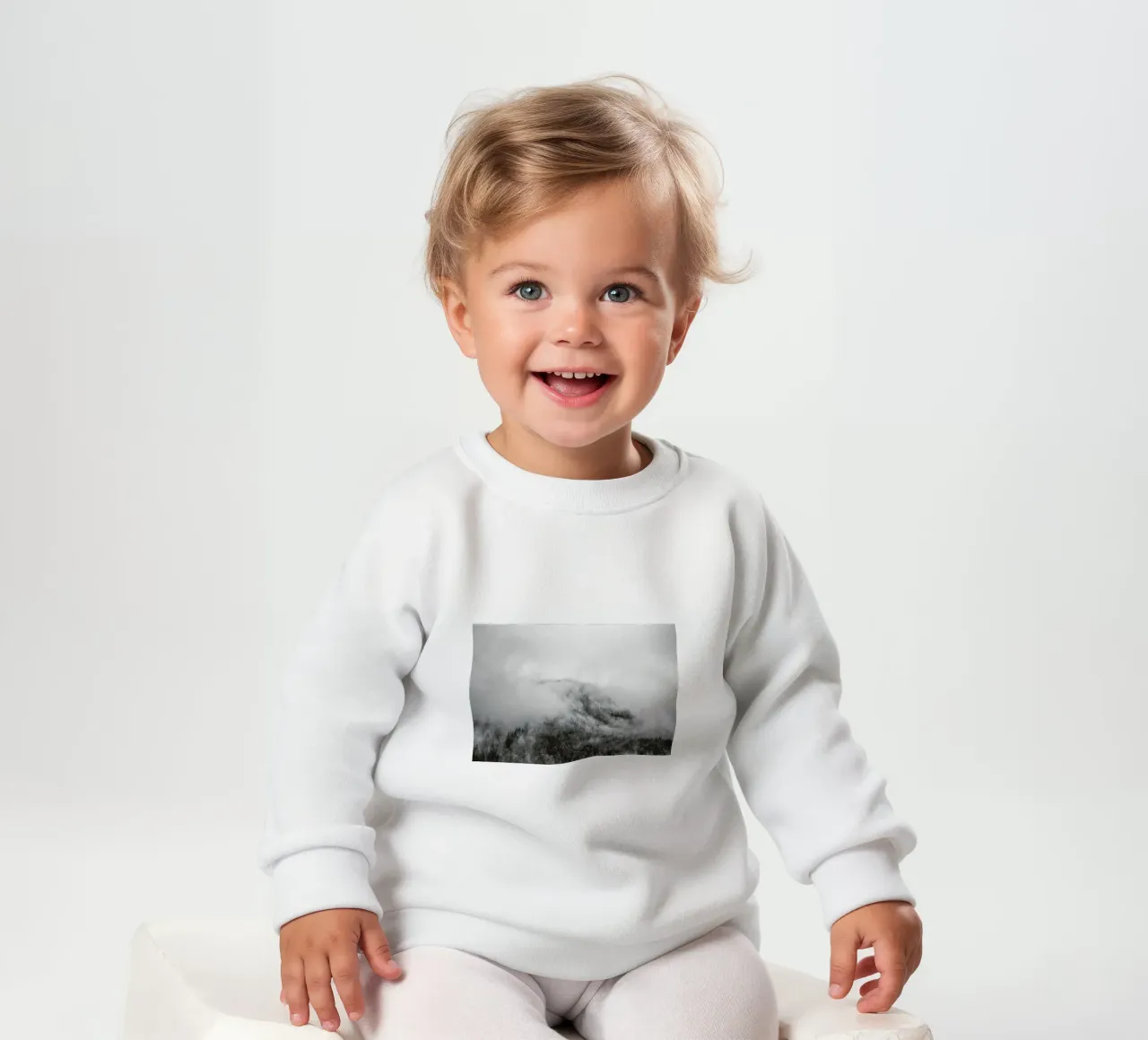 Moody Clouds 1 felpa neonato da Nur Mut