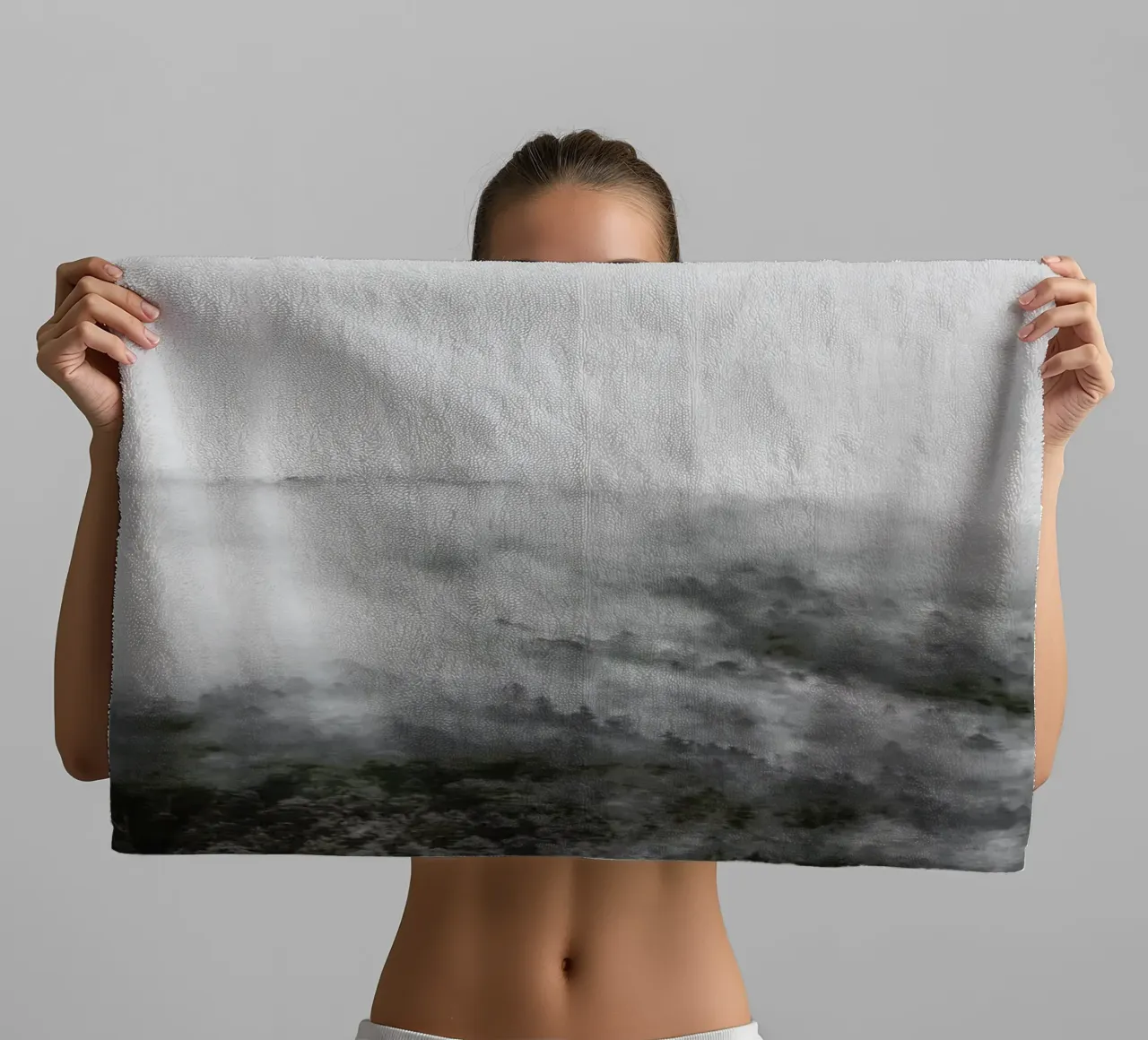 Moody Clouds 1 asciugamano da bagno da Nur Mut