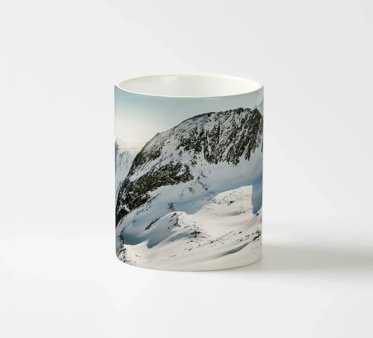 Off for a Walk IV tazza in ceramica da Philipp Reinhard