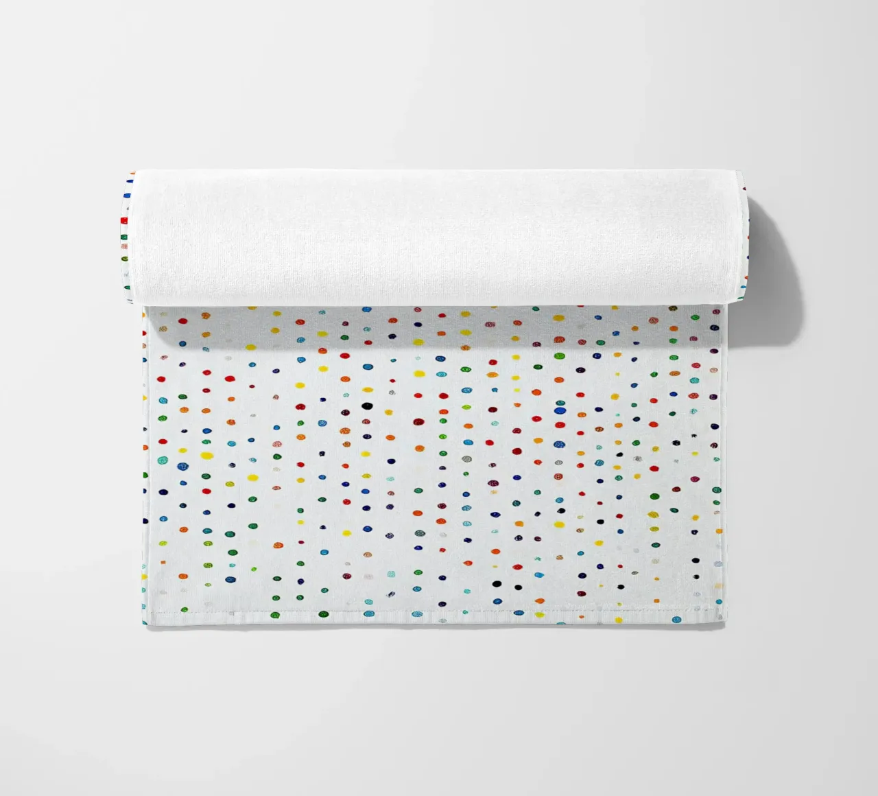 Stippen Wit Confetti Abstract Kleurrijk Minimalistisch strandhanddoek van Nikis Art Studio