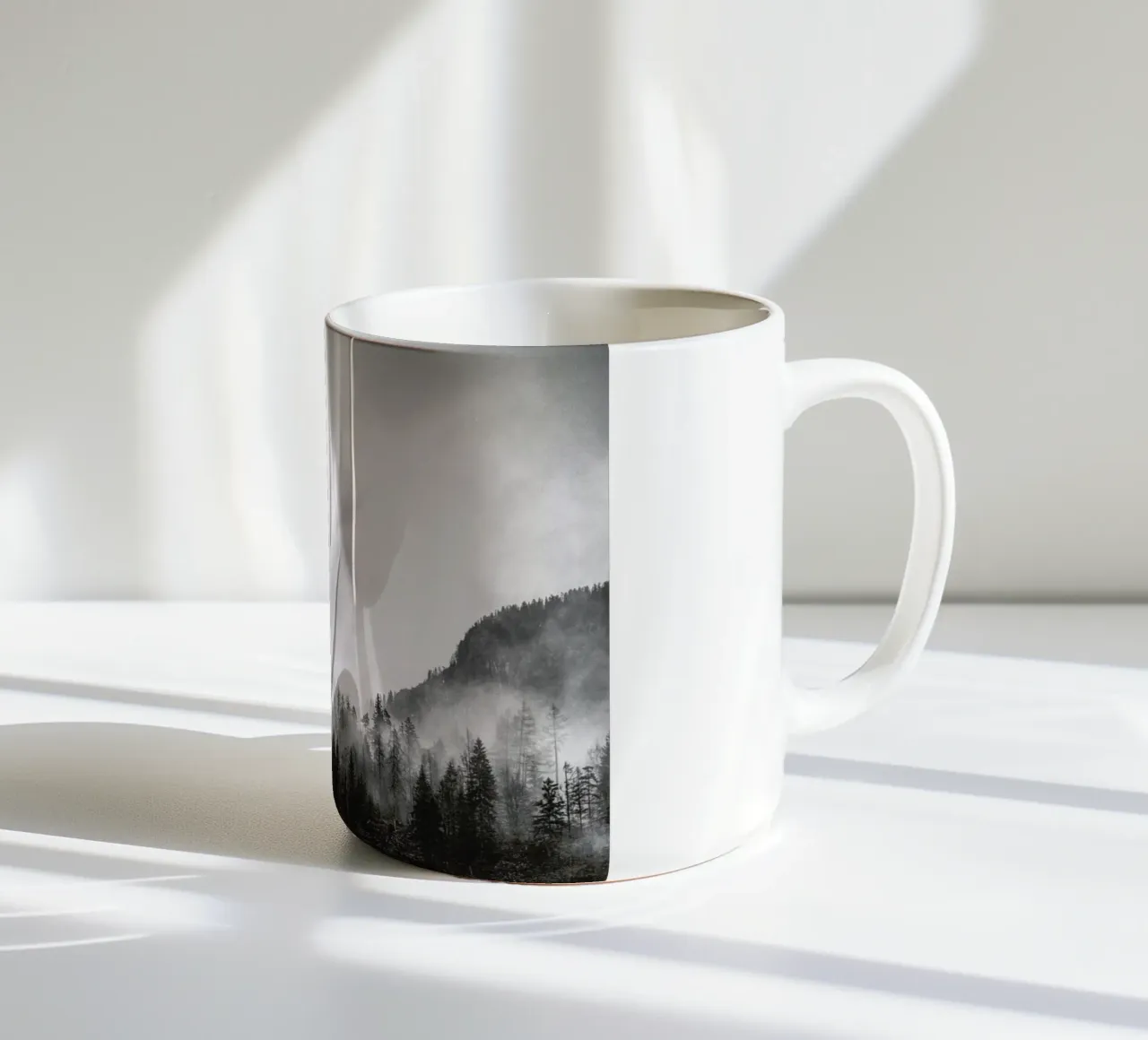 Moody Clouds 4 Keramik Tasse von Nur Mut