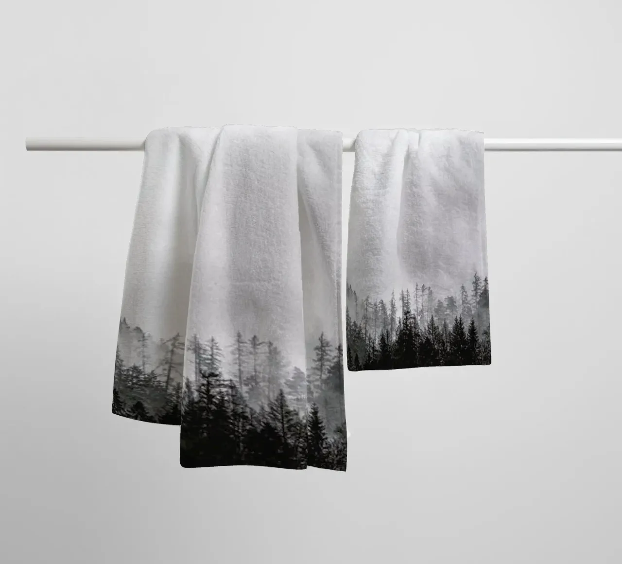 Moody Clouds 4 asciugamano da bagno da Nur Mut
