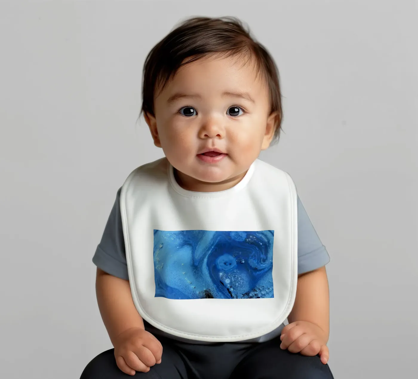 Blue Babylätzchen von Massimo Frascogna