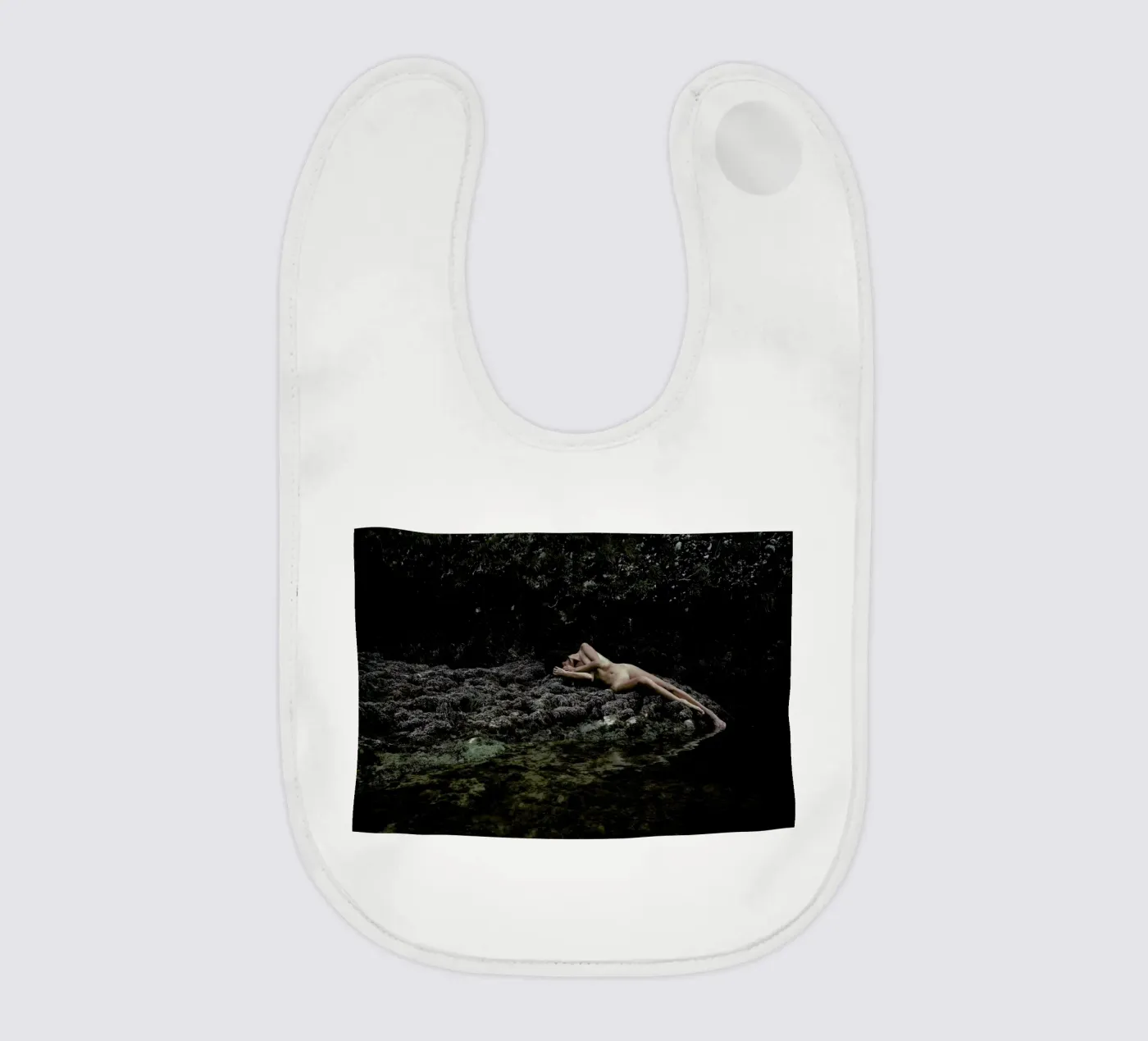 Embodiment baby slabbetje van Matevž Kosterov