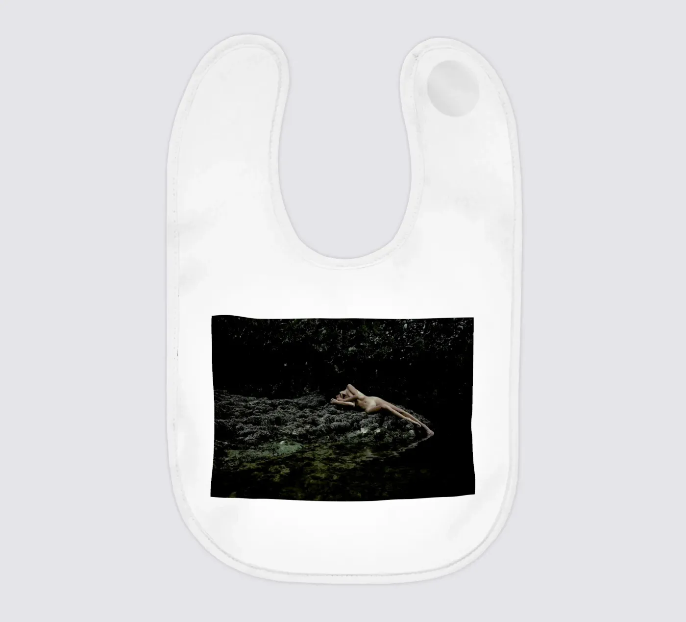 Embodiment baby slabbetje van Matevž Kosterov