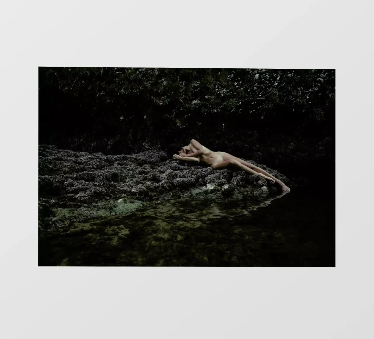 Embodiment pellicola backlit da Matevž Kosterov