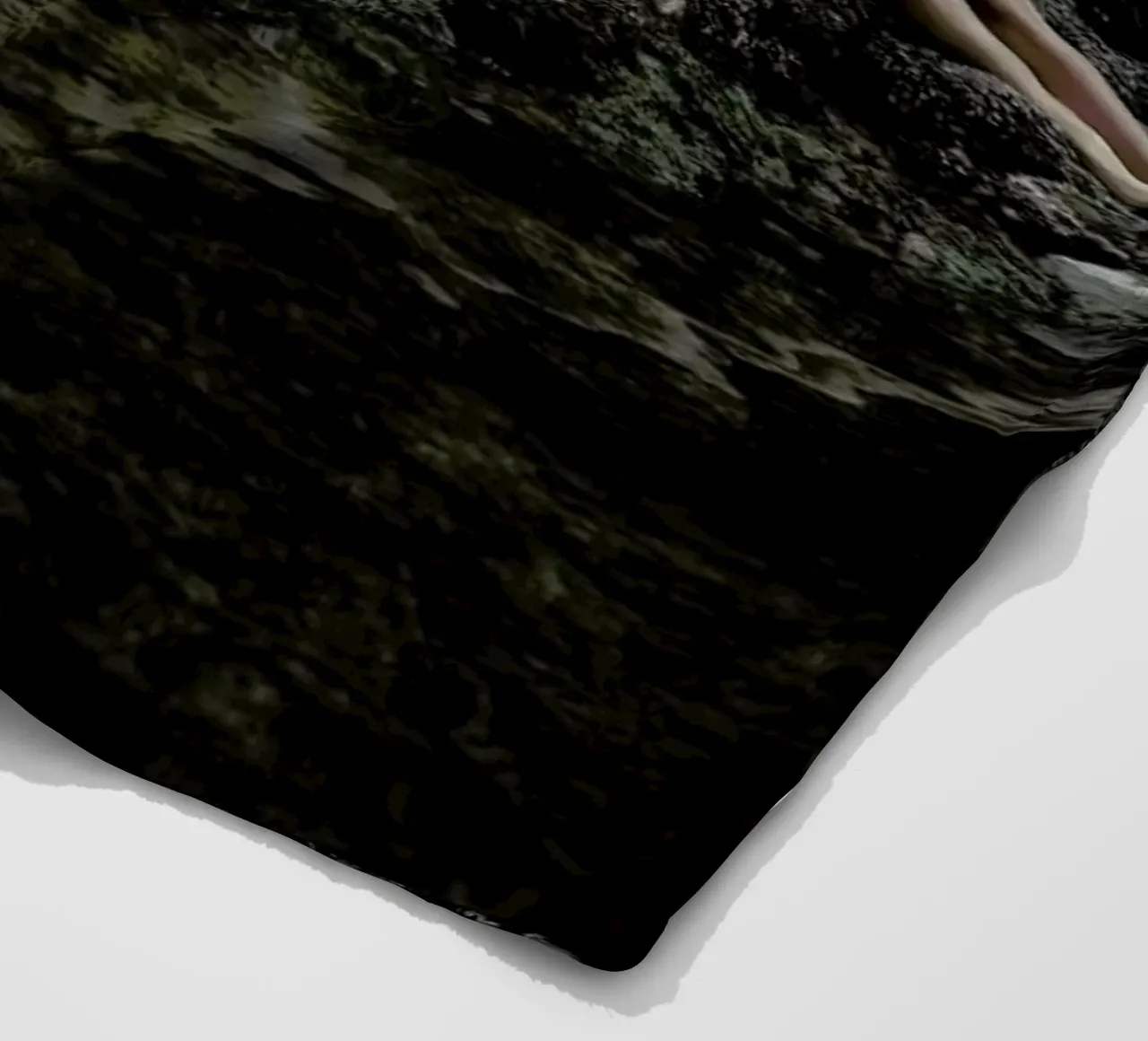 Embodiment coperta in pile da Matevž Kosterov