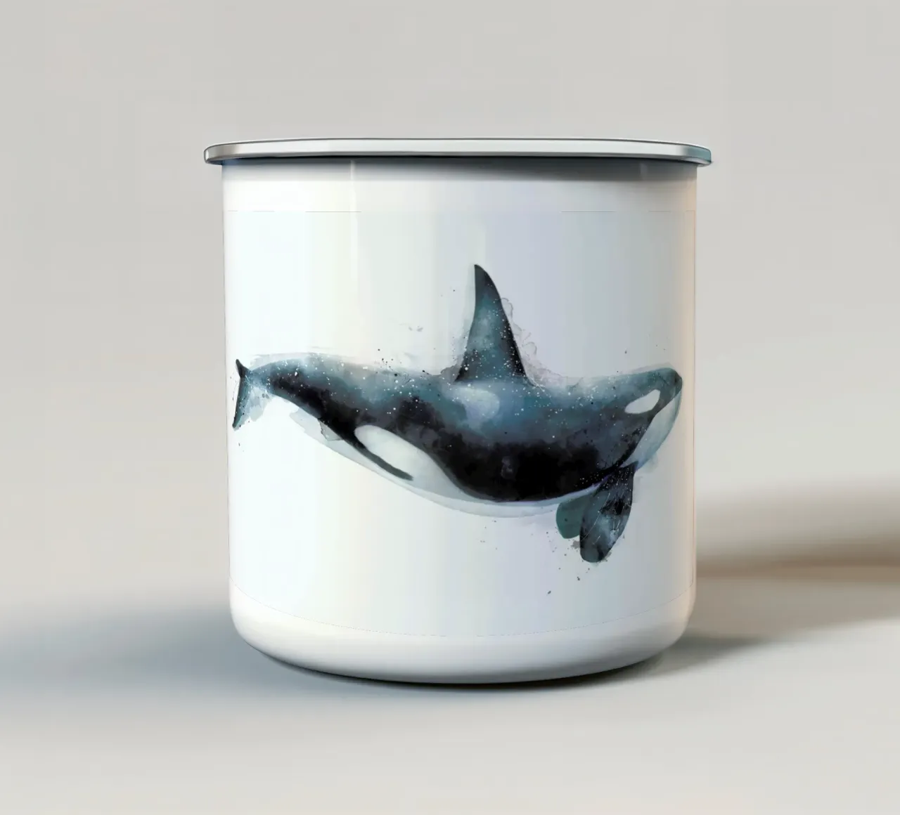 Orca tazza in smalto da Amy Hamilton