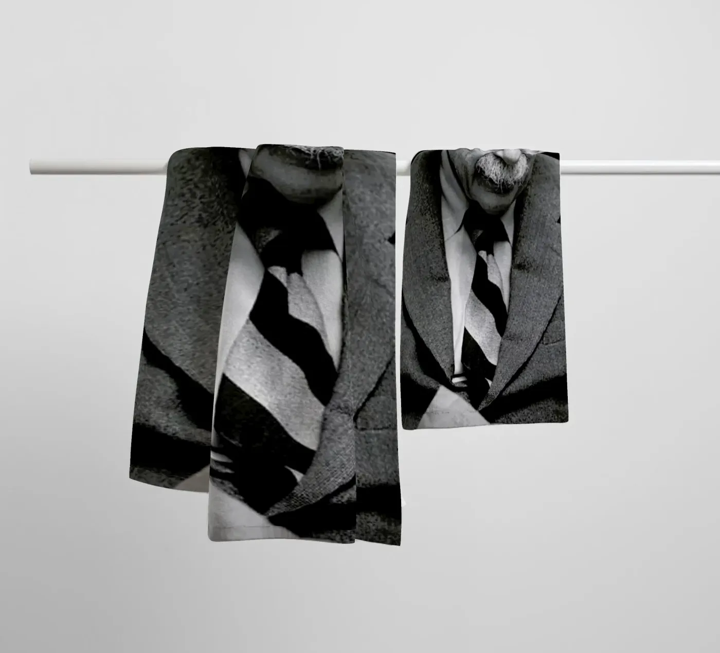 Albert Einstein serviette de bain de Gallery Print and Art Limited