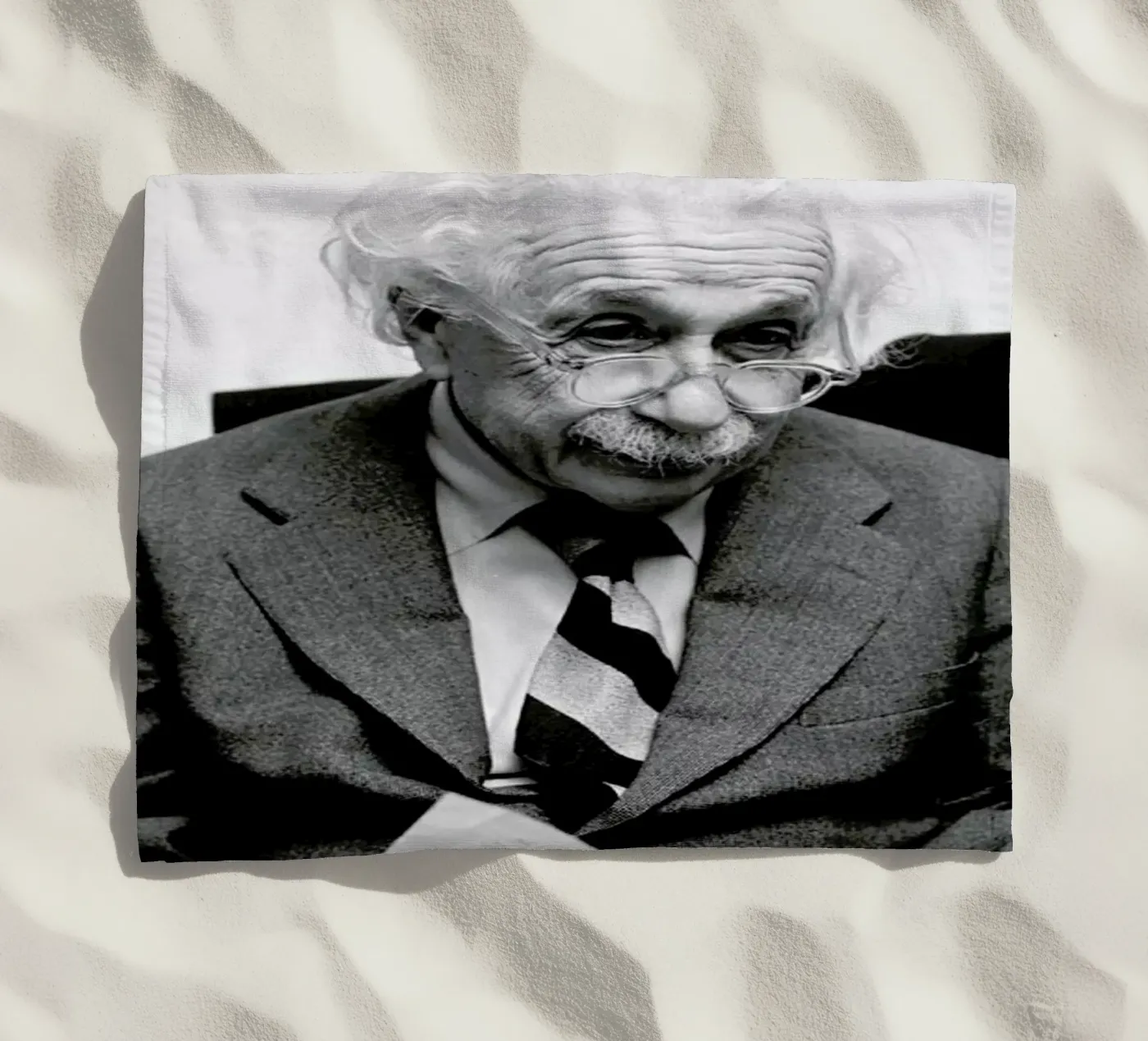 Albert Einstein strandhanddoek van Gallery Print and Art Limited