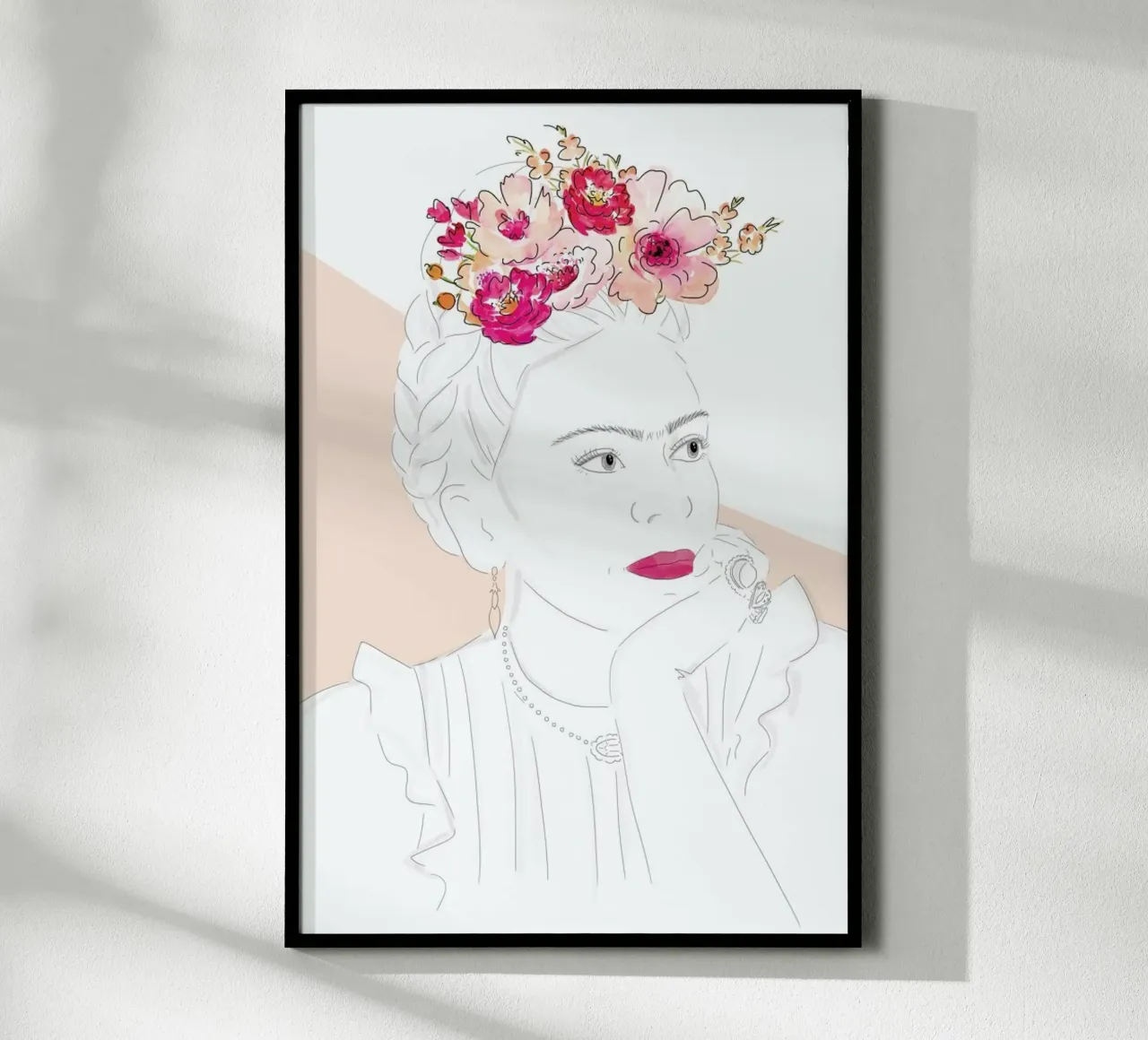 Frida poster con telaio in legno da KRUTH DESIGN