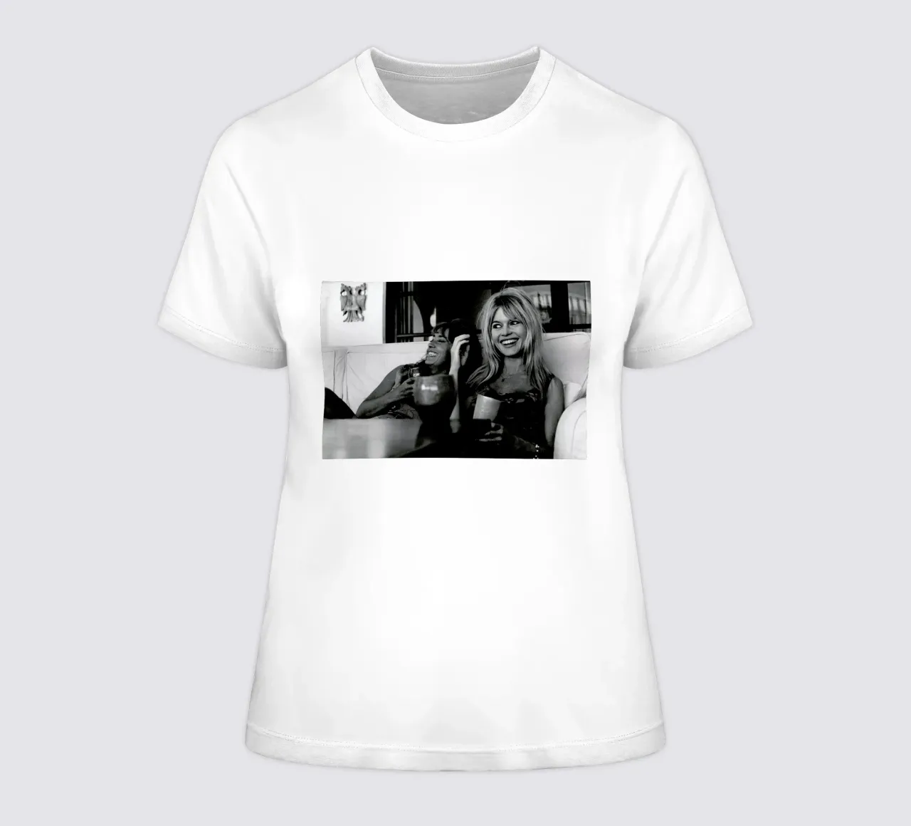 Brigitte Bardot Smiling t-shirt da donna da Gallery Print and Art Limited