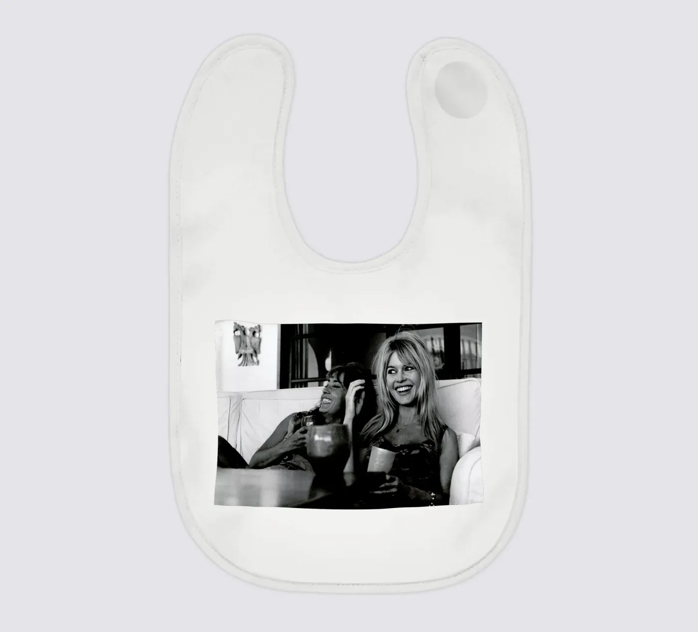 Brigitte Bardot Smiling bavaglino da Gallery Print and Art Limited