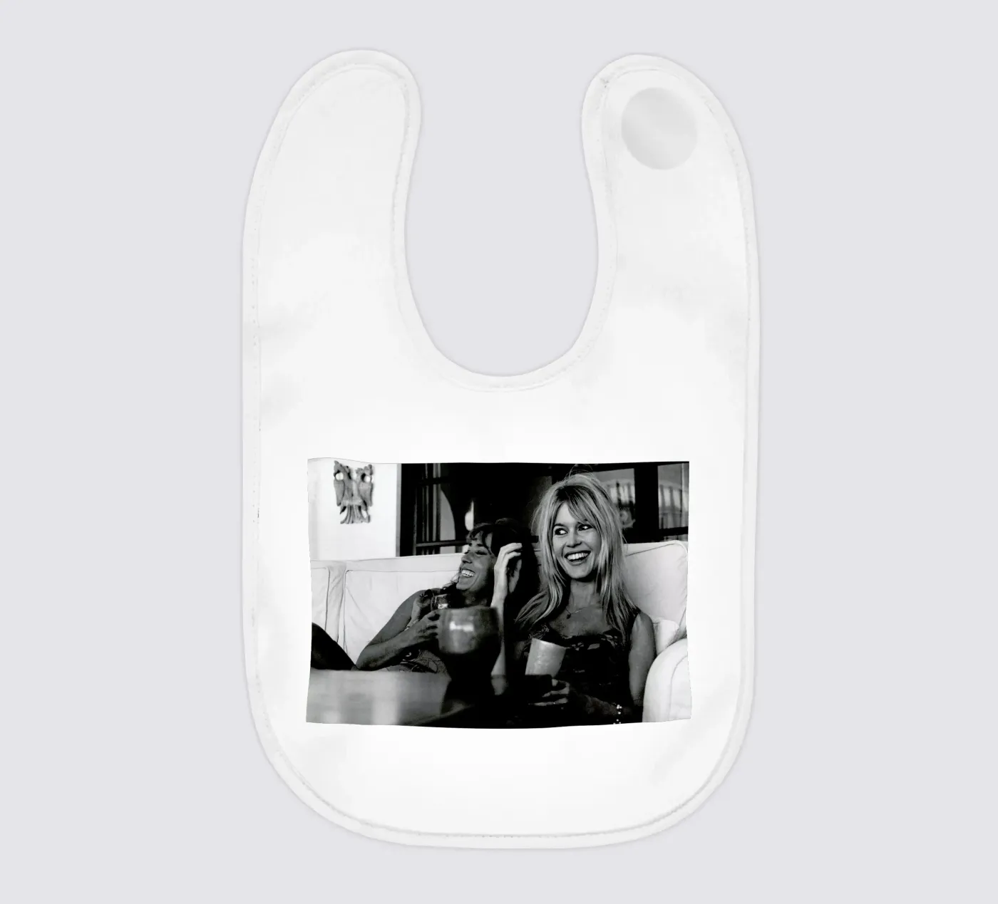 Brigitte Bardot Smiling bavaglino da Gallery Print and Art Limited