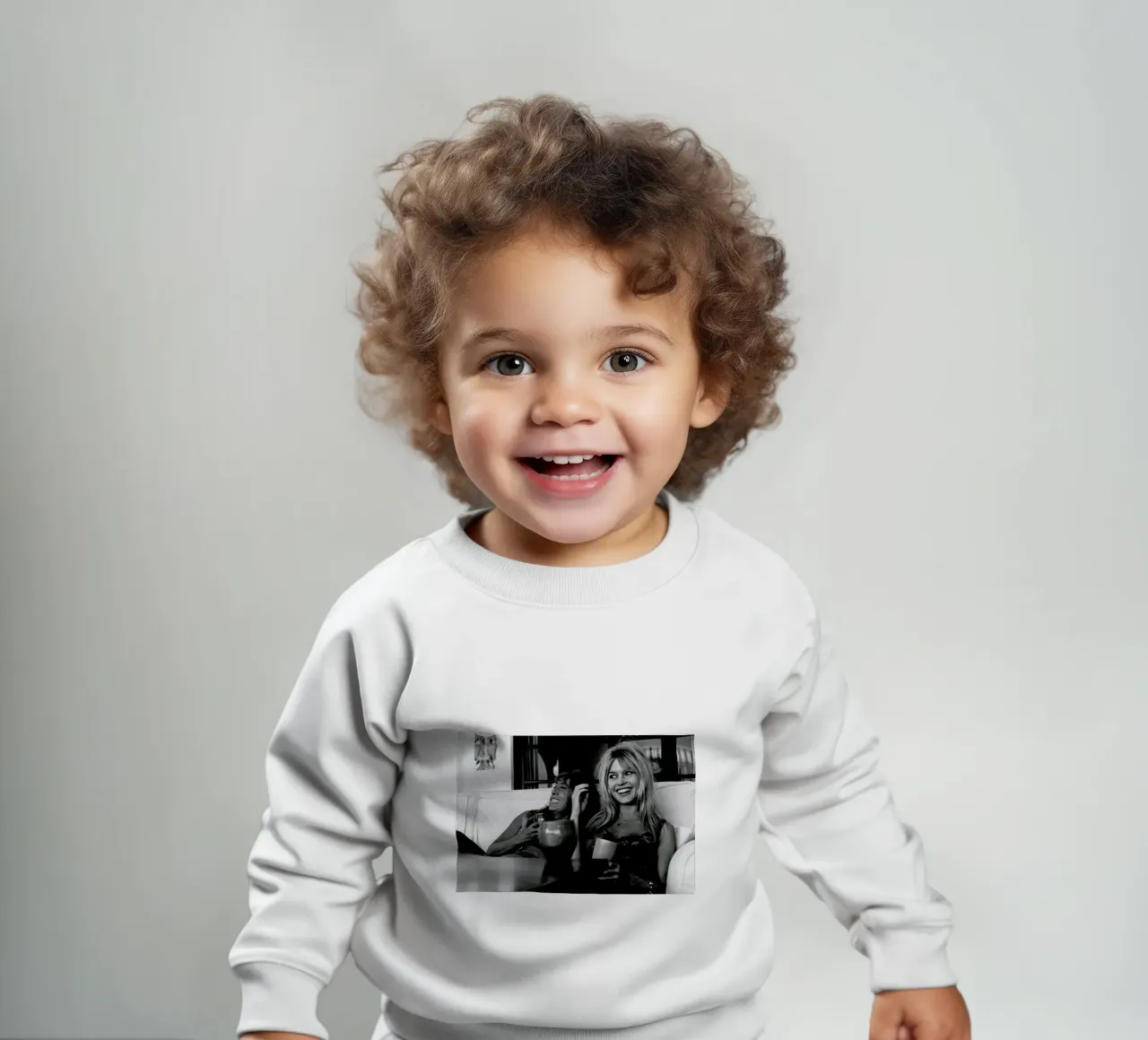 Brigitte Bardot Smiling sudadera de bebé de Gallery Print and Art Limited