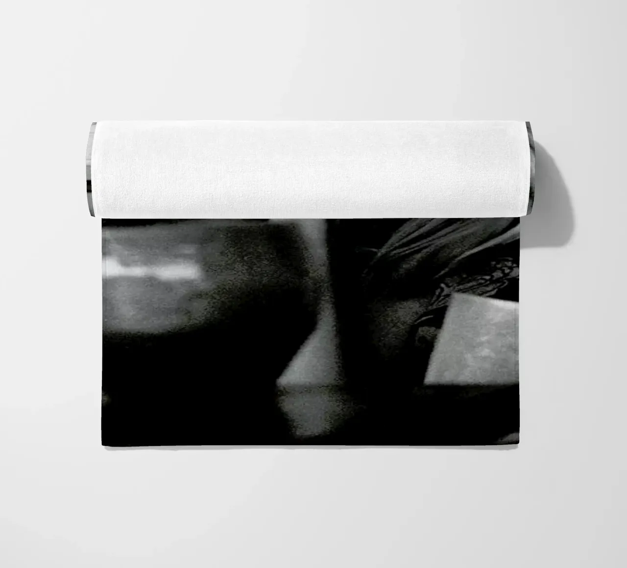 Brigitte Bardot Smiling telo mare da Gallery Print and Art Limited
