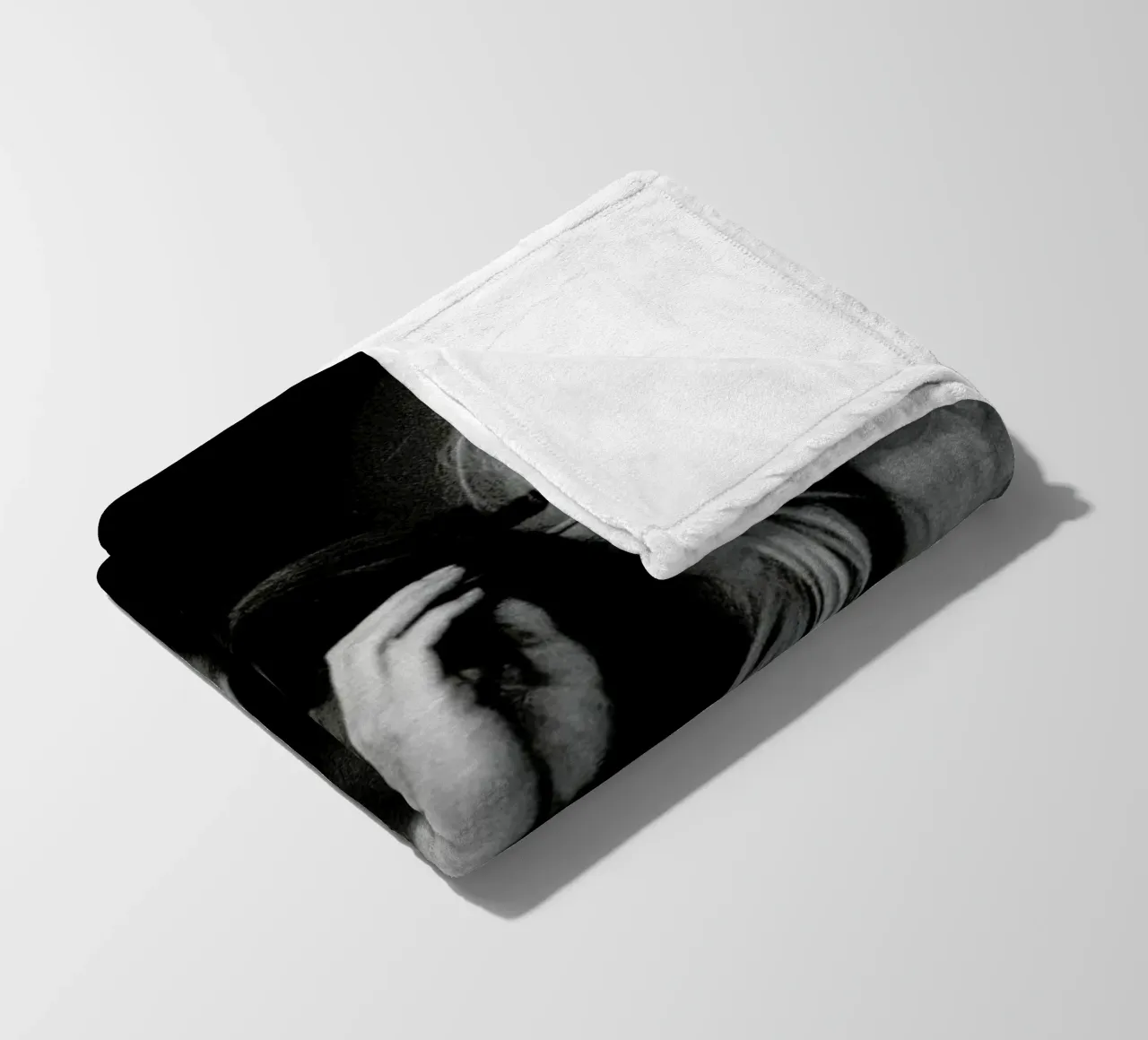 Brigitte Bardot Smiling coperta in pile da Gallery Print and Art Limited