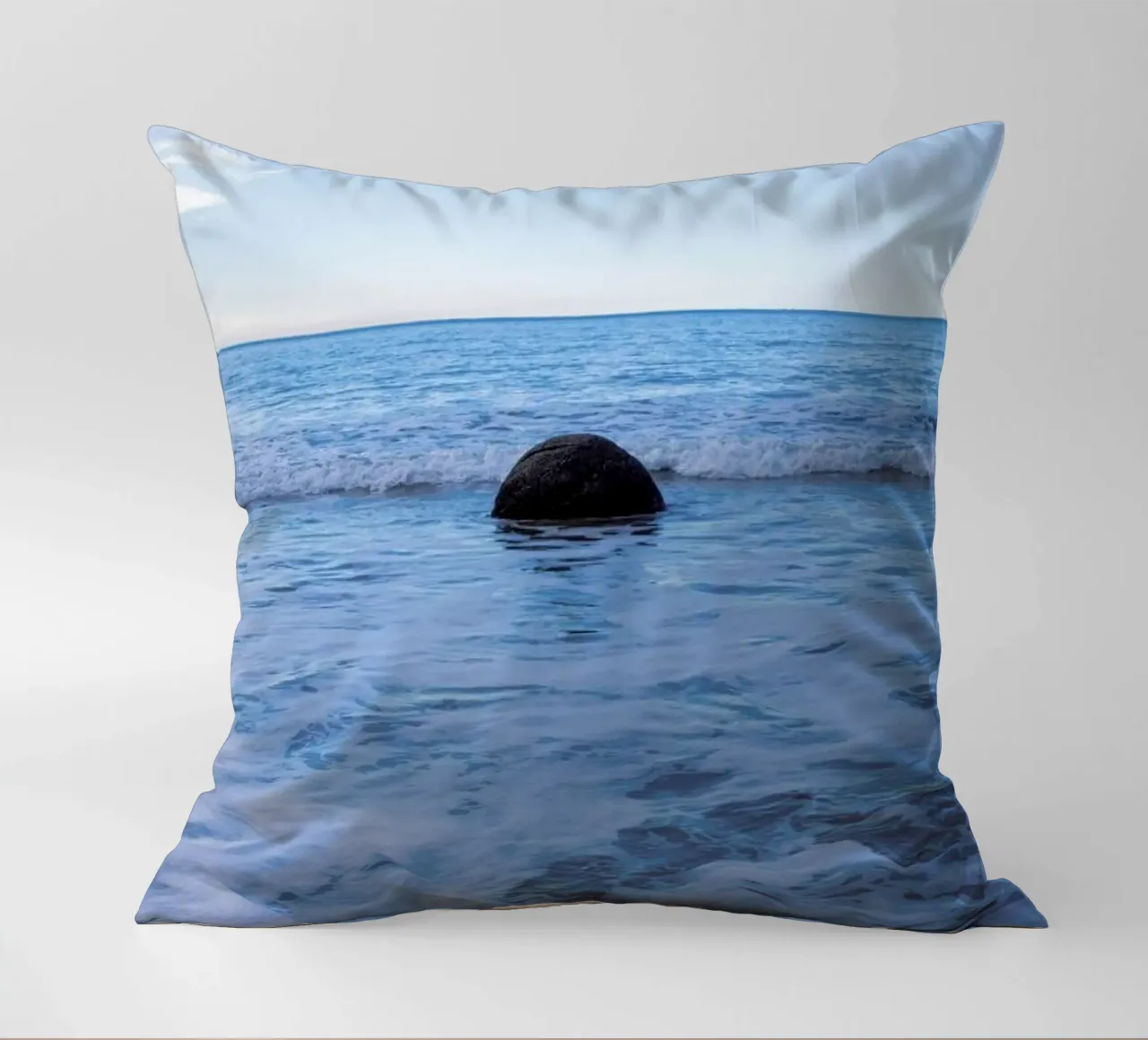 Lost in the Ocean cuscino da Jan Luzar
