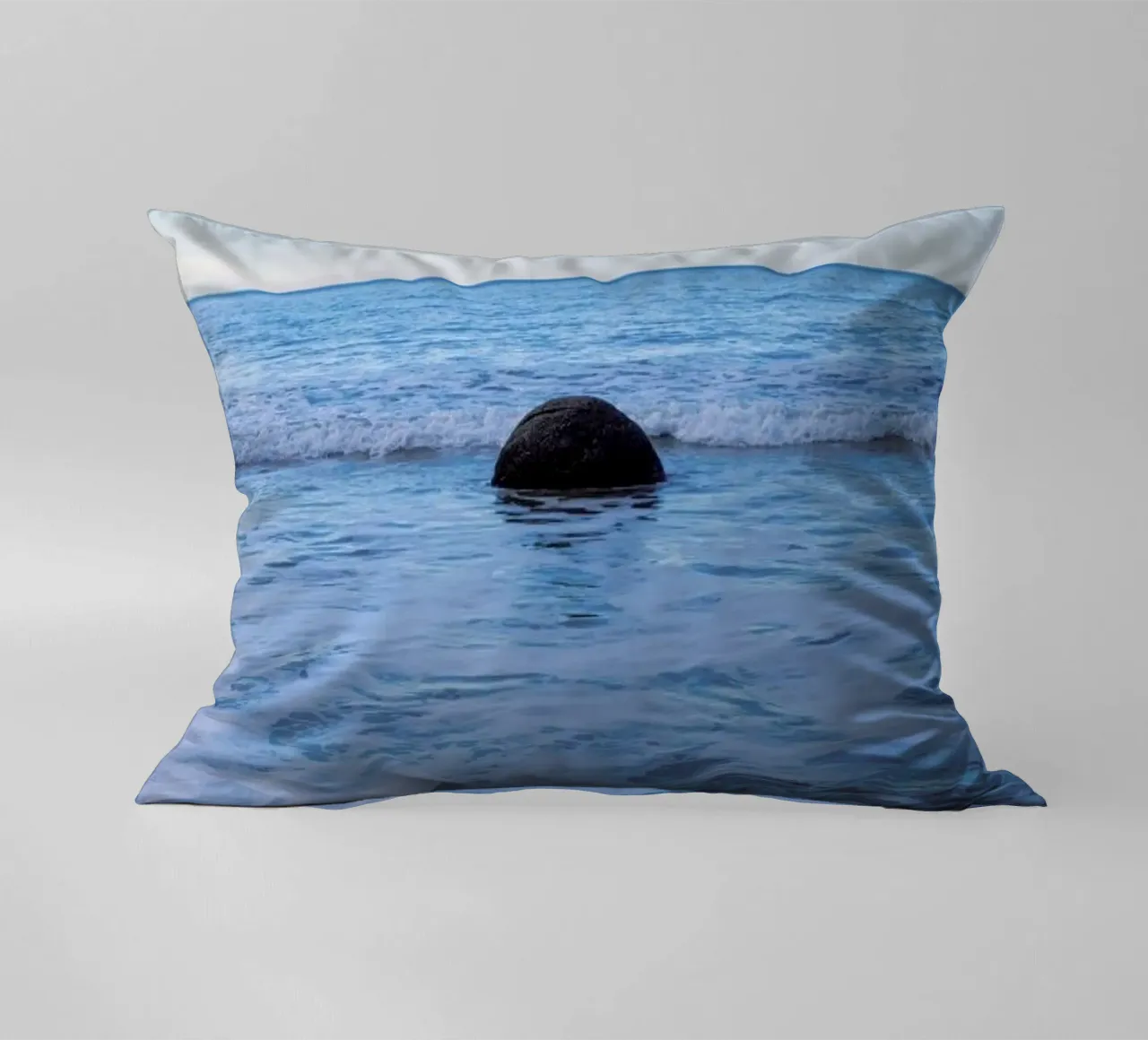 Lost in the Ocean cuscino da Jan Luzar