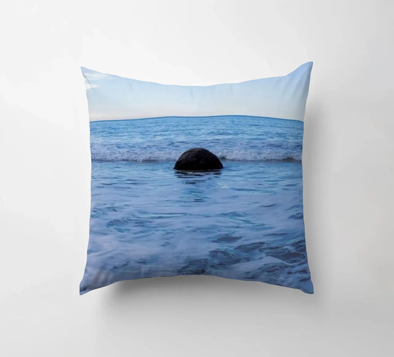 Lost in the Ocean cuscino da Jan Luzar